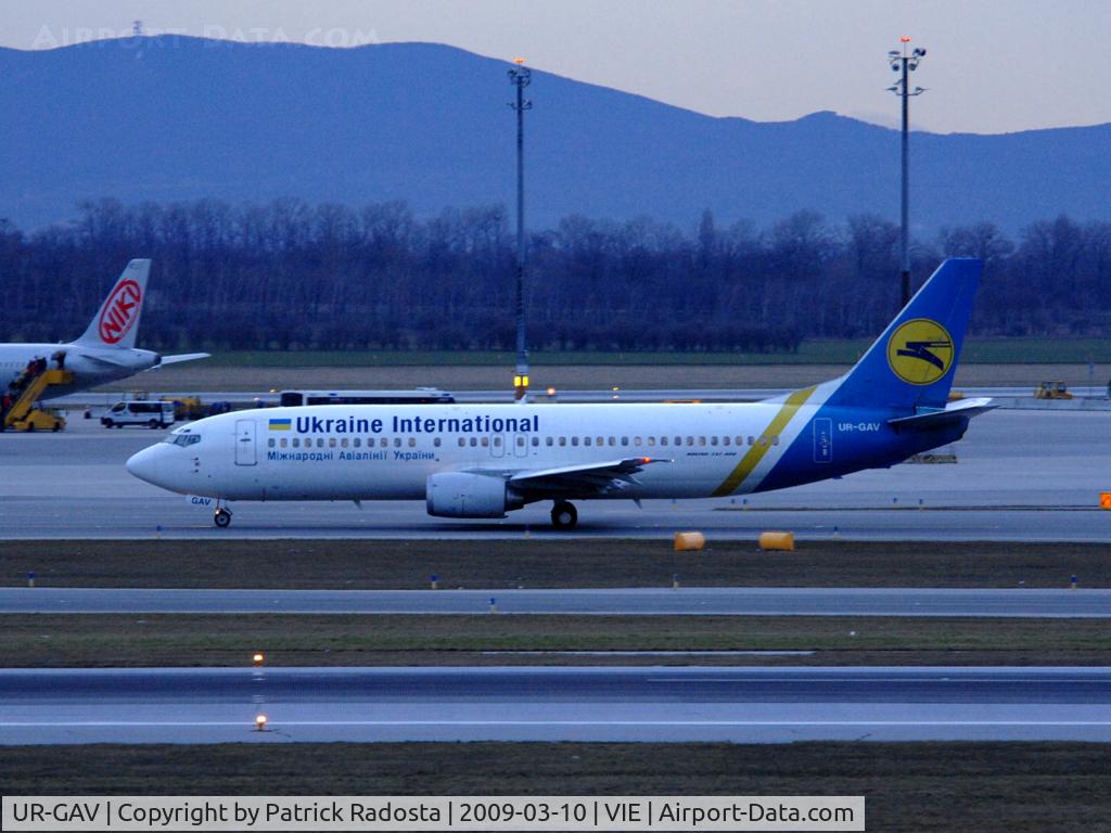 UR-GAV, 1992 Boeing 737-4C9 C/N 26437, Normally PS operates its flights to VIE with 737-500 but todays flight from Ukraine was performed by this 737-400