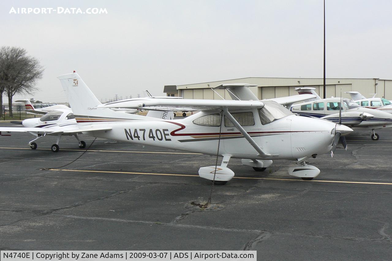N4740E, 1982 Cessna 182R Skylane C/N 18268264, At Dallas Addison