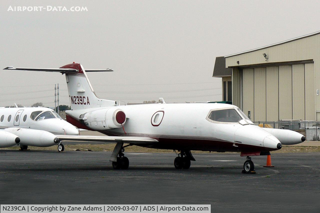 N239CA, 1974 Gates Learjet 25B C/N 25B-149, At Dallas Addison