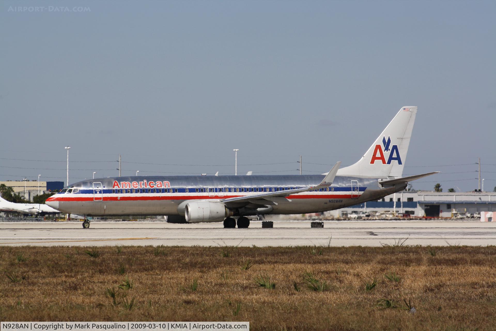 N928AN, 2000 Boeing 737-823 C/N 29528, Boeing 737-800
