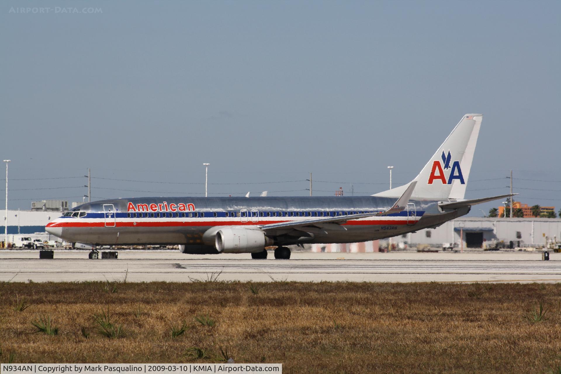 N934AN, 2000 Boeing 737-823 C/N 29531, Boeing 737-800