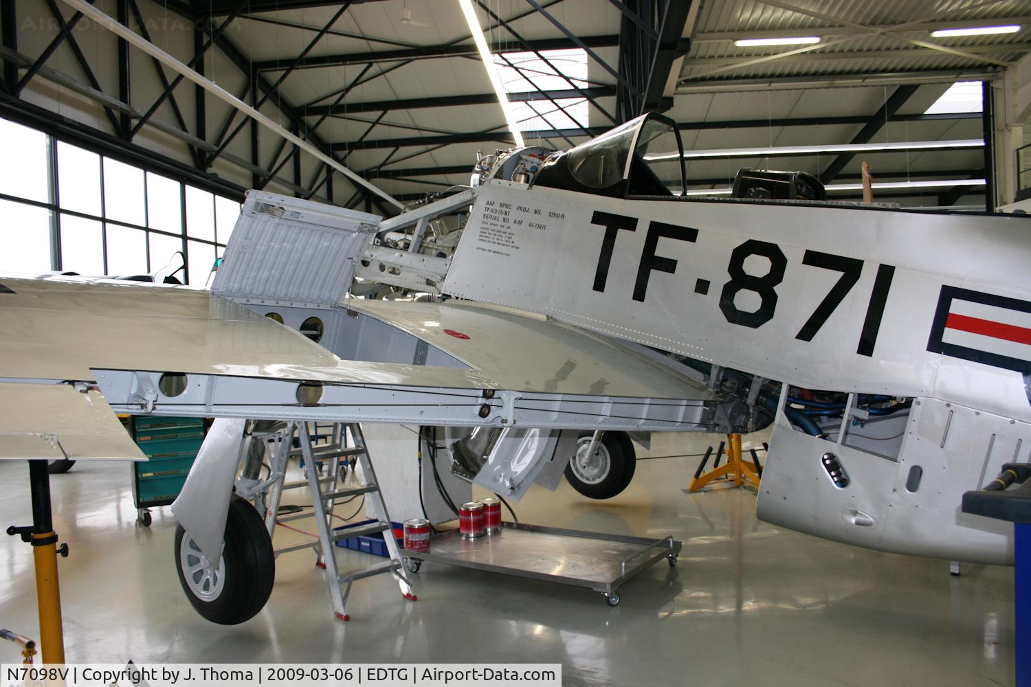 N7098V, North American P-51D Mustang C/N 44-73871, North American TF-51D Mustang
