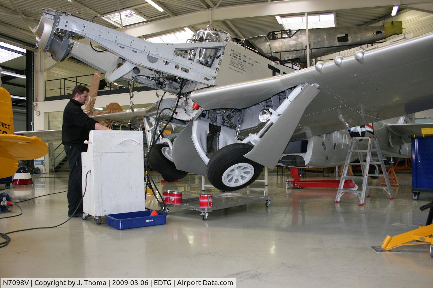 N7098V, North American P-51D Mustang C/N 44-73871, North American TF-51D Mustang