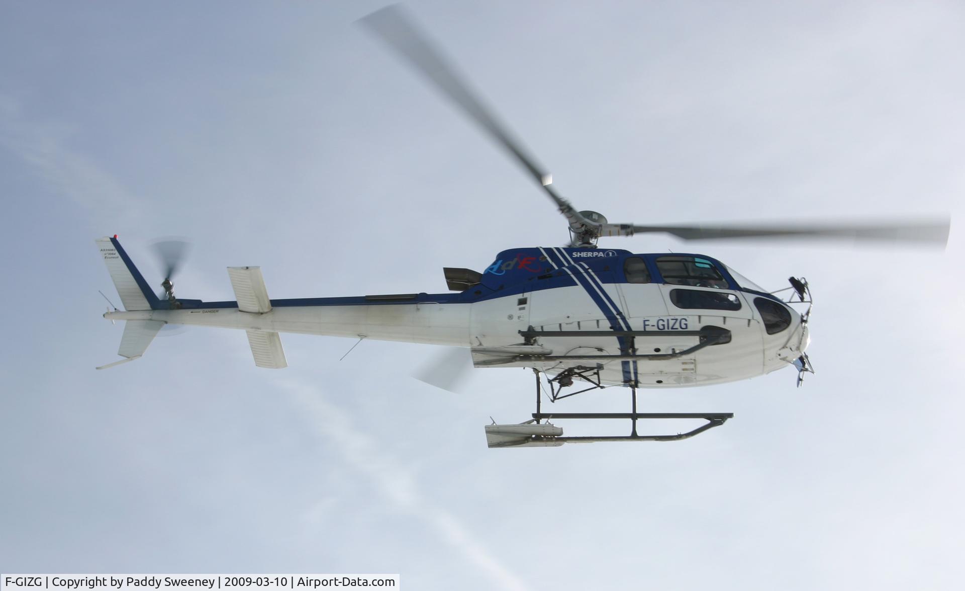 F-GIZG, Eurocopter AS-350B-3 Ecureuil Ecureuil C/N 3084, Flying over Hautacam Ski Resort, Hautes Pyrenees.