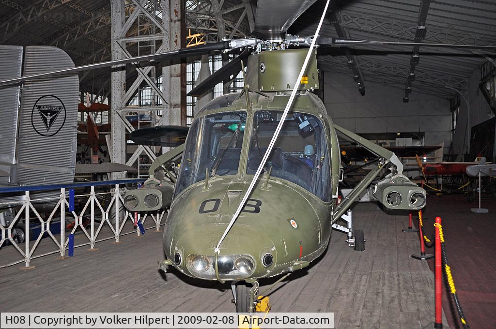 H08, 1992 Agusta A-109BA C/N 0308, at Museum Brussels, Belgium
