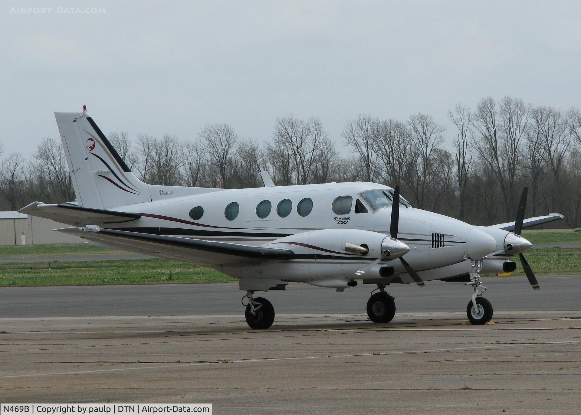 N469B, 1978 Beech C90 King Air C/N LJ-803, Parked at the Shreveport Downtown airport.