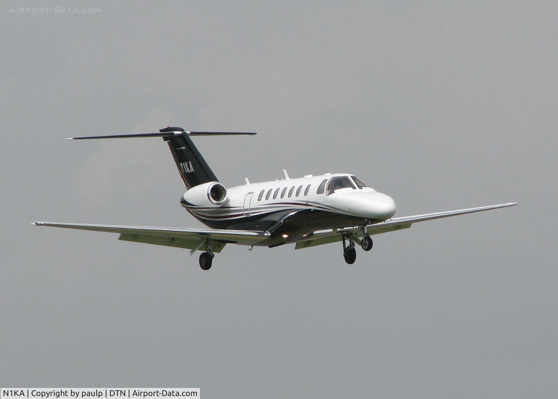 N1KA, 2006 Cessna 525B CitationJet CJ3 C/N 525B0076, Landing on runway 14 at the Shreveport Downtown airport.