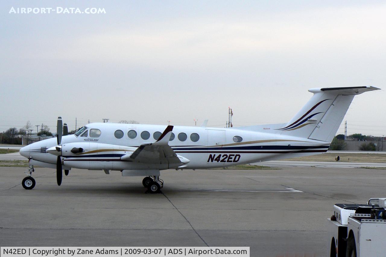 N42ED, 2000 Raytheon Aircraft Company B300 C/N FL-302, At Dallas Addison