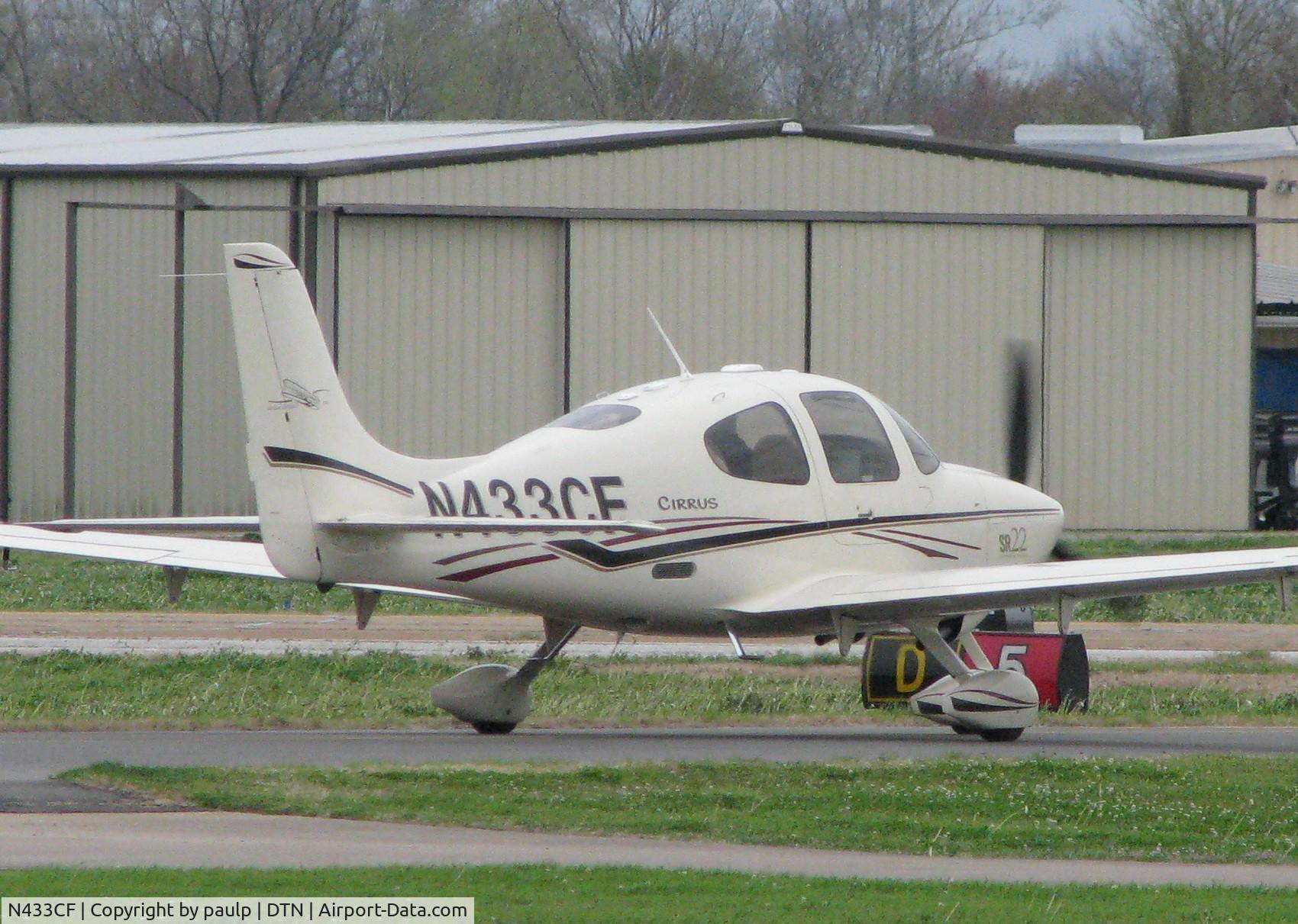 N433CF, 2003 Cirrus SR22 C/N 0710, Taxiing to runway 05 at the Shreveport Downtown airport.