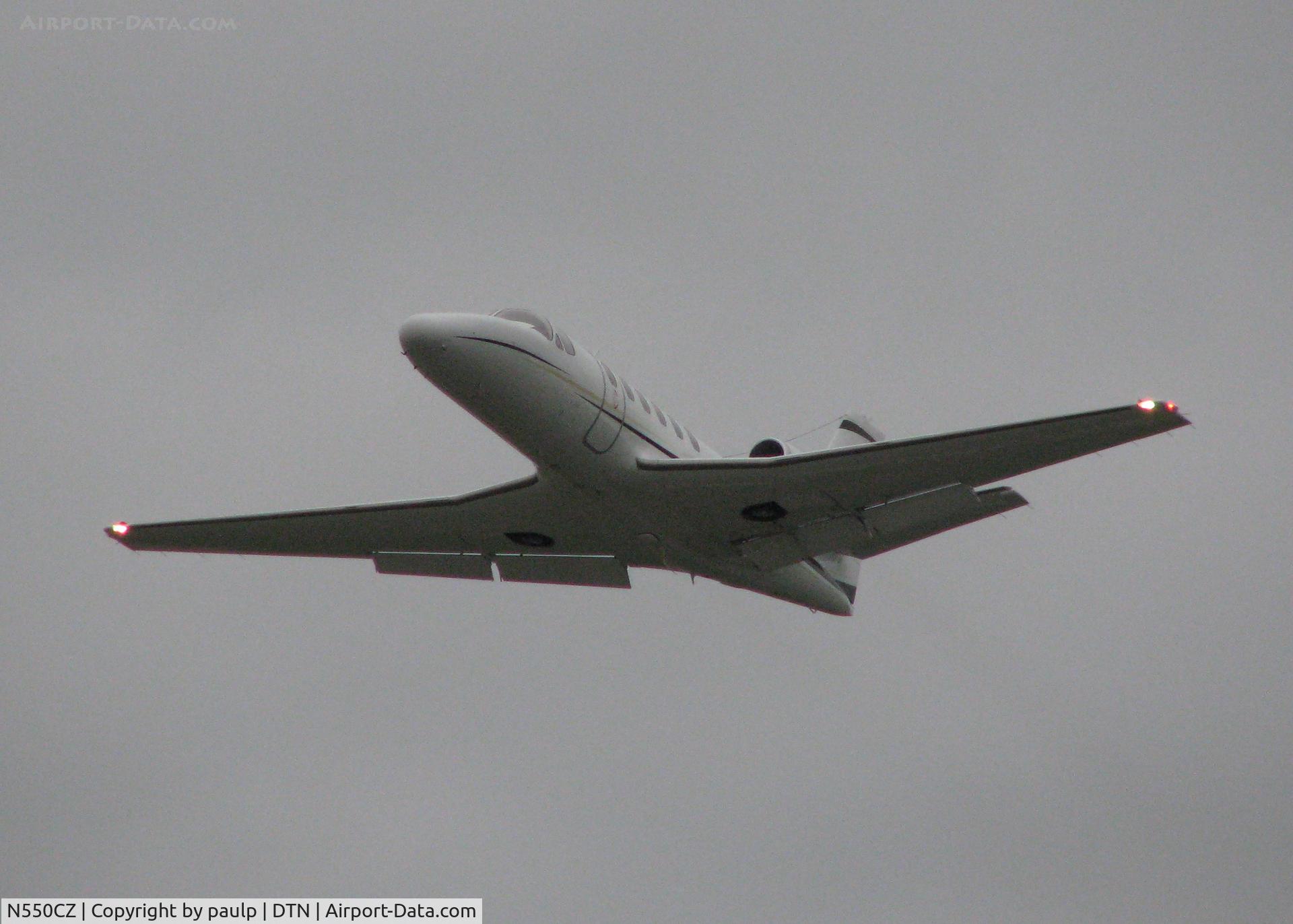 N550CZ, 1987 Cessna S550 Citation IIS C/N S550-0128, Taking off from runway 32 at the Shreveport Downtown airport on an nasty overcast, windy day.
