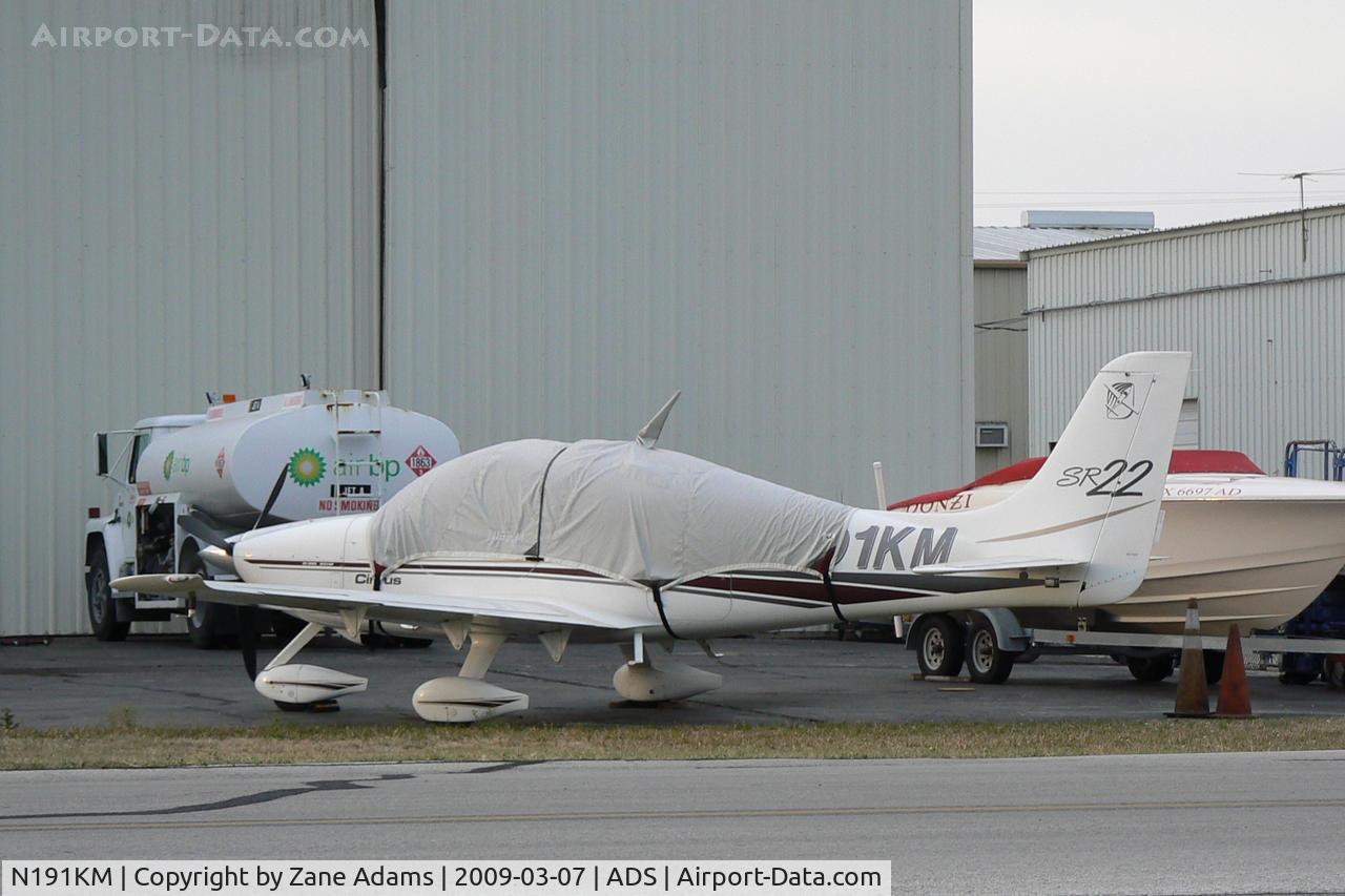 N191KM, 2001 Cirrus SR22 C/N 0017, At Dallas Addison