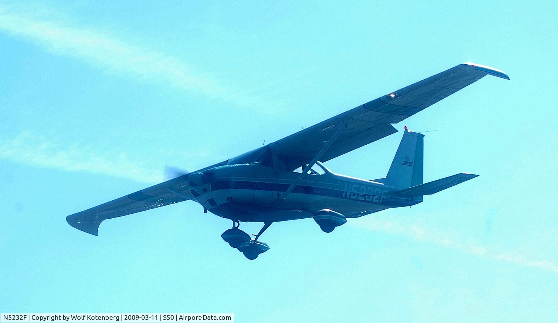 N5232F, 1965 Cessna 172F C/N 17253291, seconds from touch down