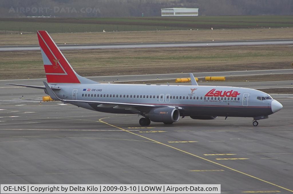 OE-LNS, 2005 Boeing 737-8Z9 C/N 34262, LAUDA with new nose