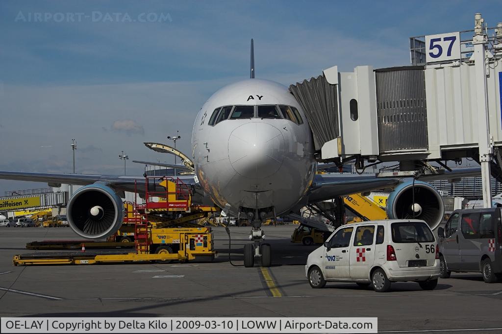 OE-LAY, 1998 Boeing 767-3Z9/ER C/N 29867, AUSTRIAN AIRLINES Pier Ost