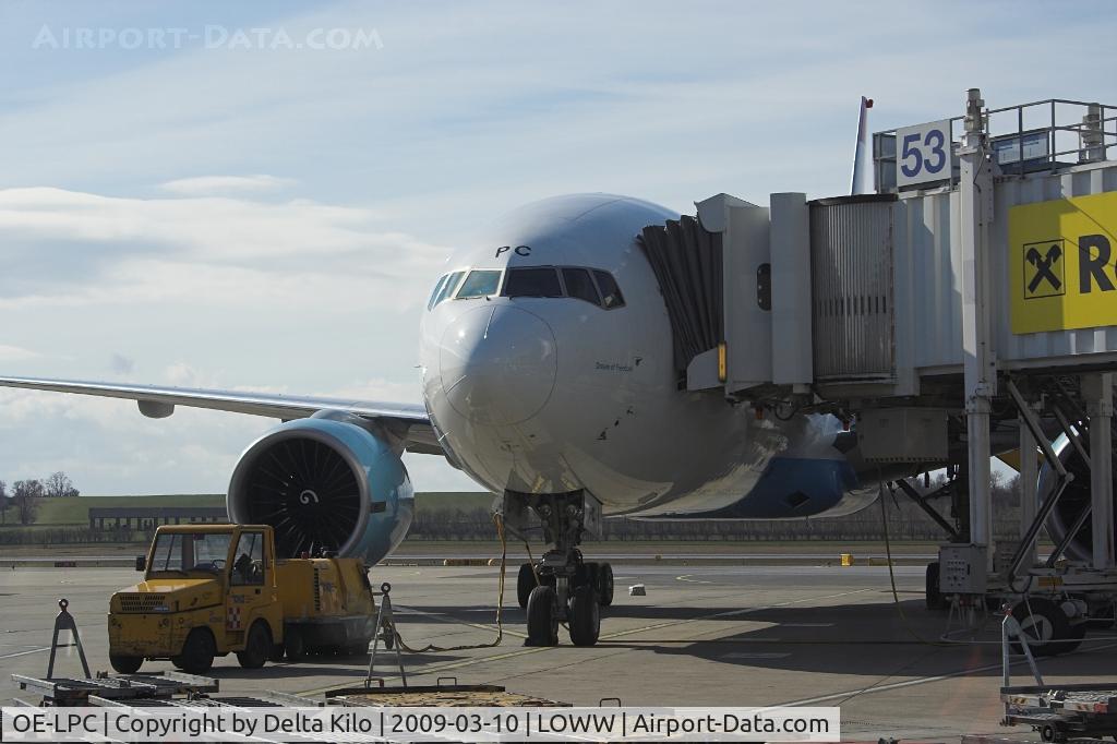 OE-LPC, 2002 Boeing 777-2Z9/ER C/N 29313, AUSTRIAN AIRLINES Pier Ost