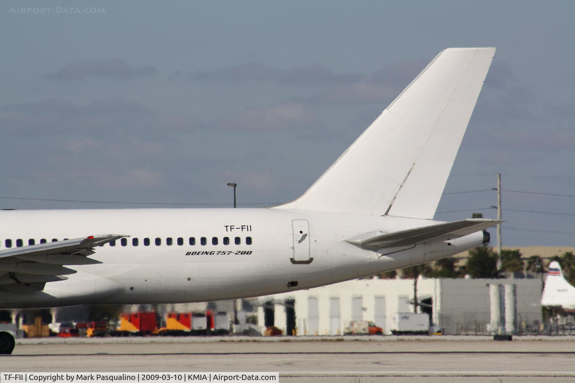 TF-FII, 1990 Boeing 757-208 C/N 24760, Boeing 757-200
