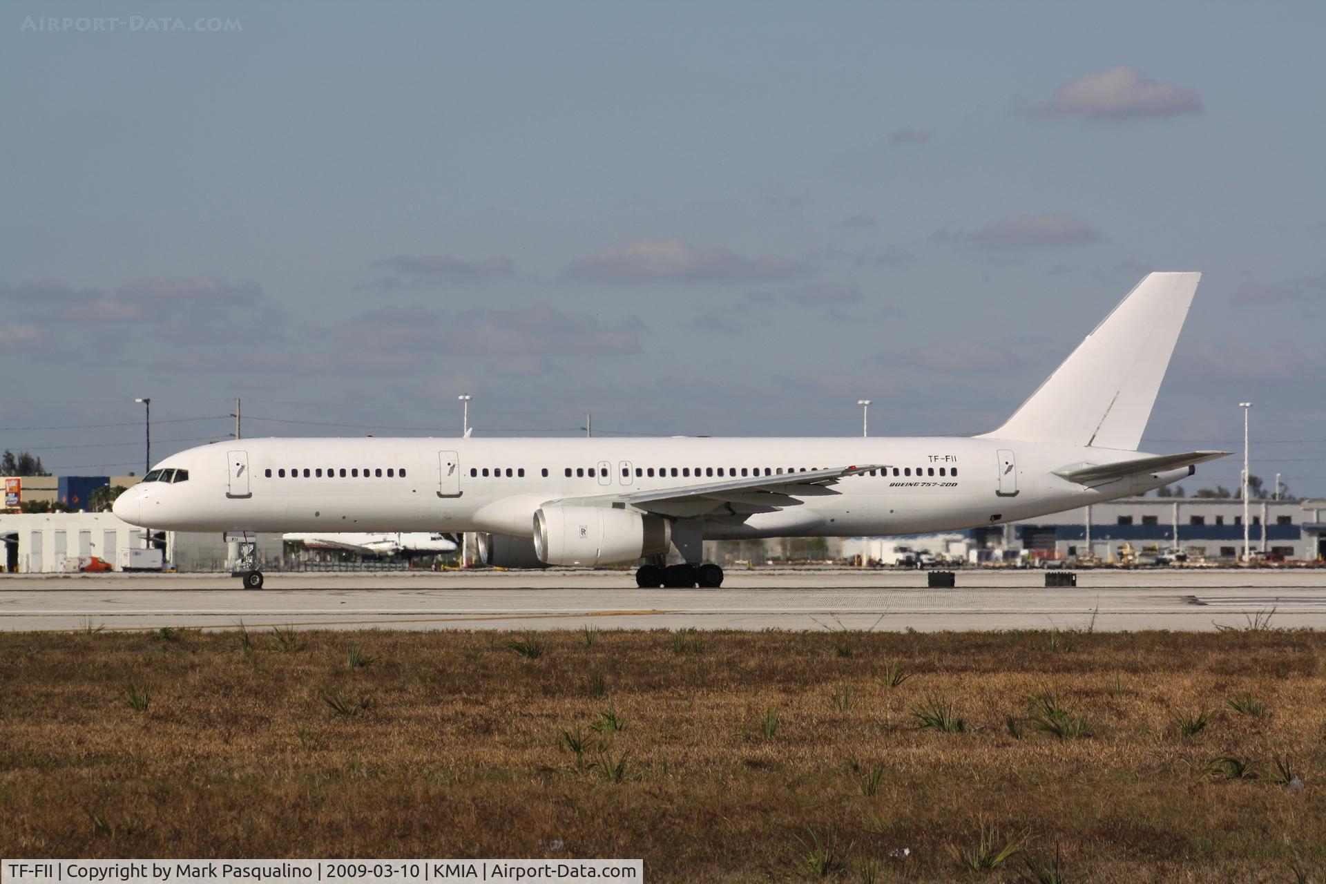 TF-FII, 1990 Boeing 757-208 C/N 24760, Boeing 757-200