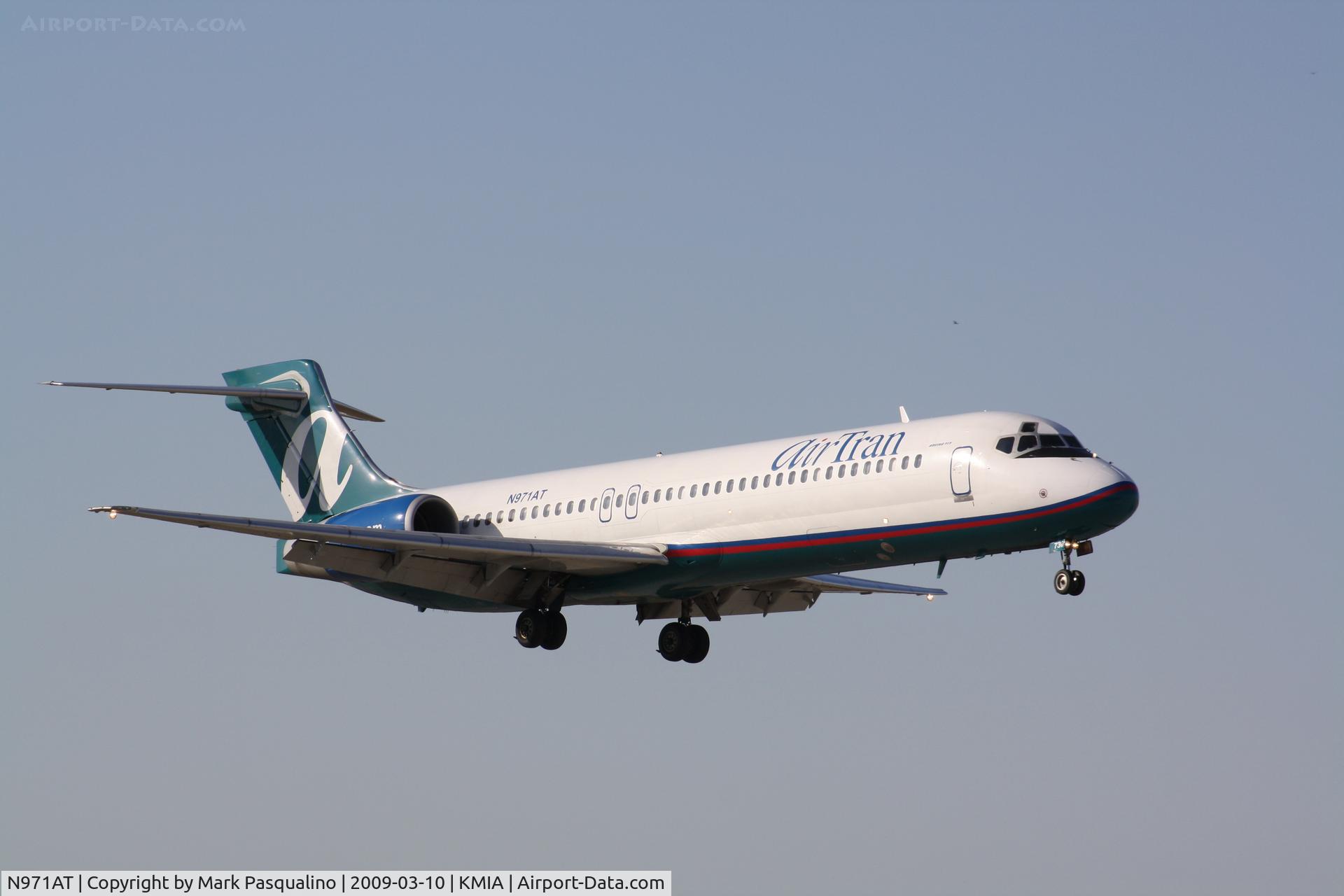N971AT, 2001 Boeing 717-200 C/N 55032, Boeing 717-200