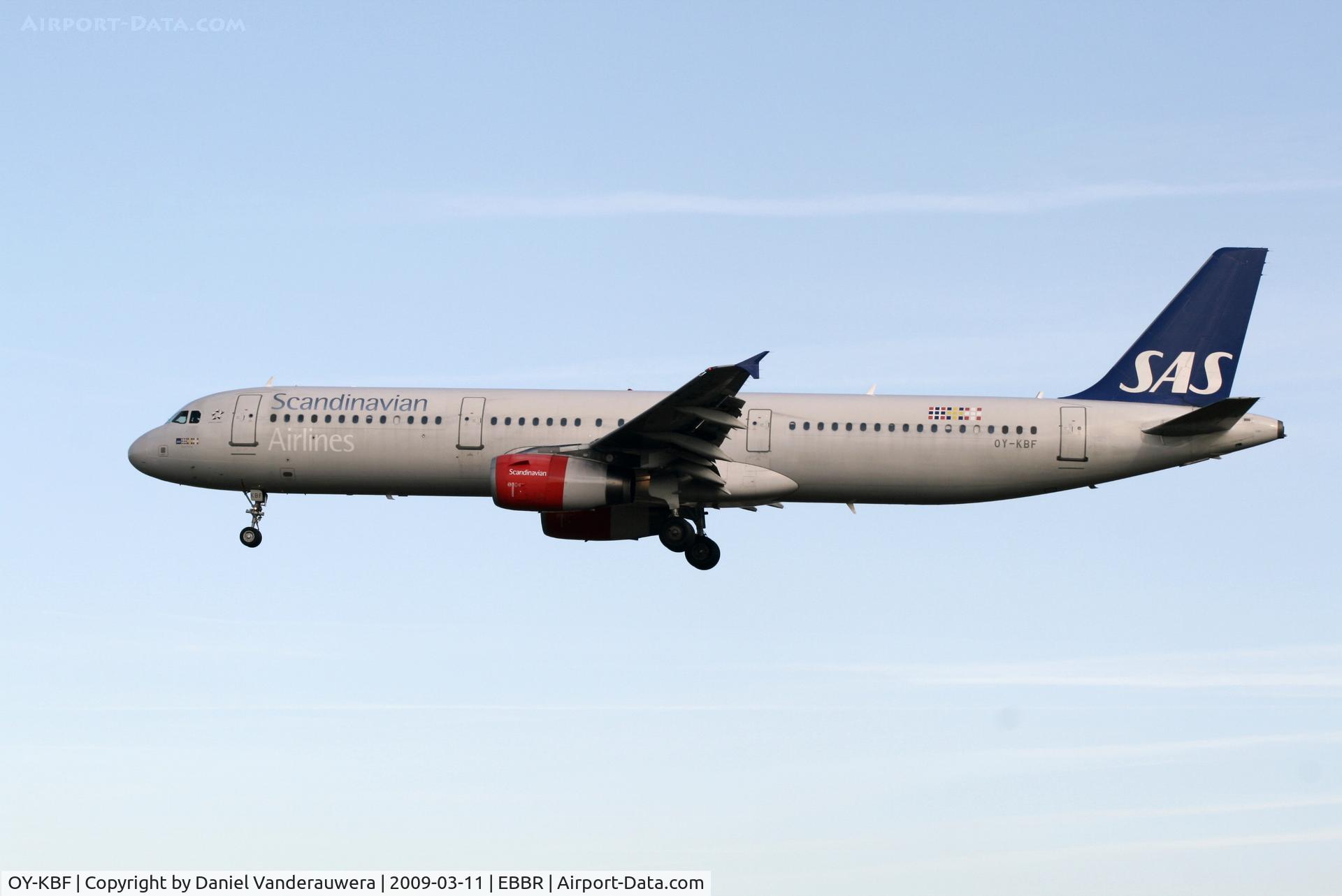 OY-KBF, 2002 Airbus A321-232 C/N 1807, arrival of flight SK593 to rwy 25L