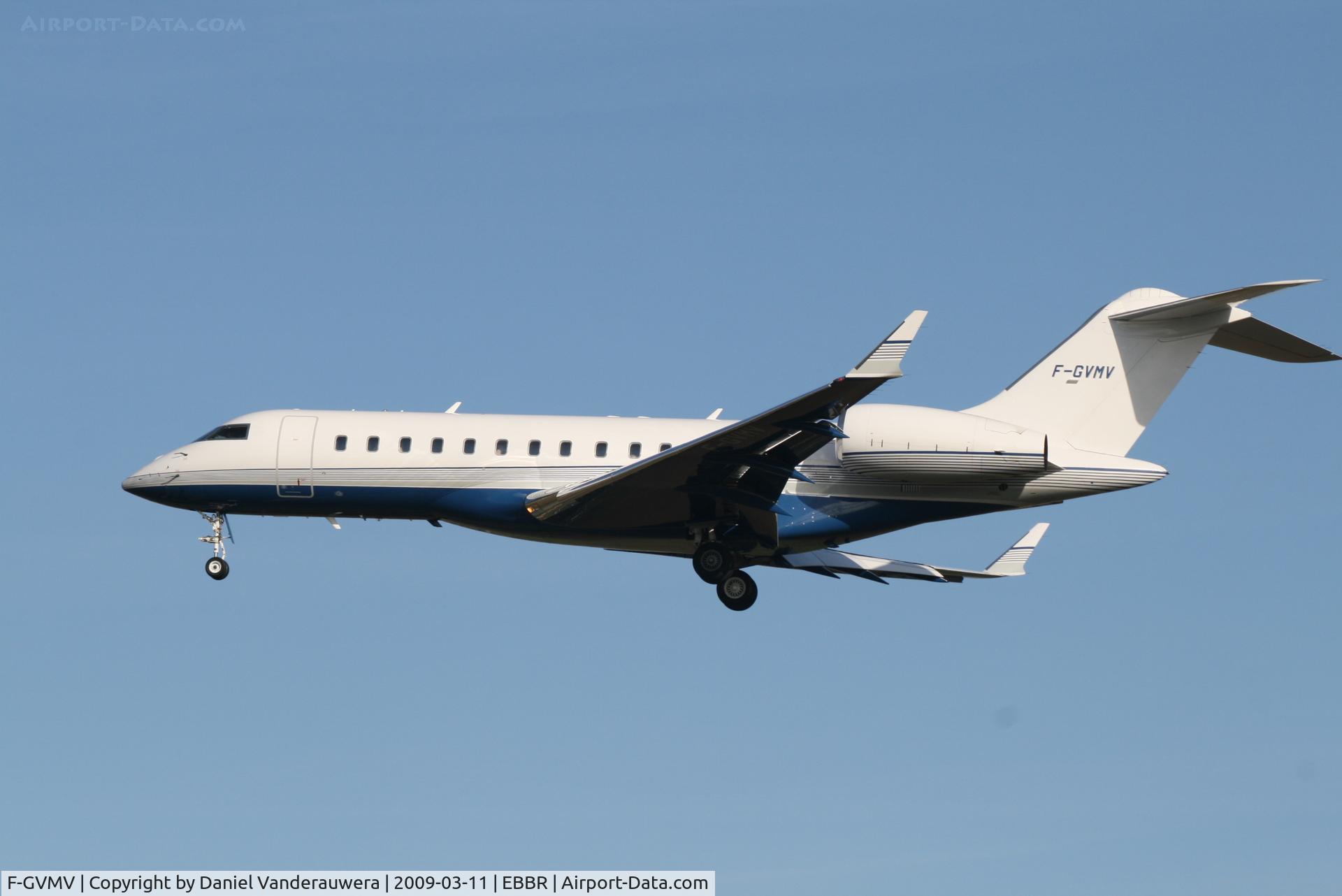 F-GVMV, 2006 Bombardier BD-700-1A10 Global Express XRS C/N 9202, Arriving to rwy 25L