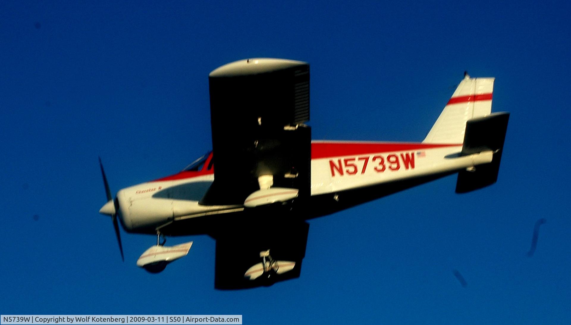 N5739W, 1963 Piper PA-28-160 Cherokee C/N 28-1425, on final