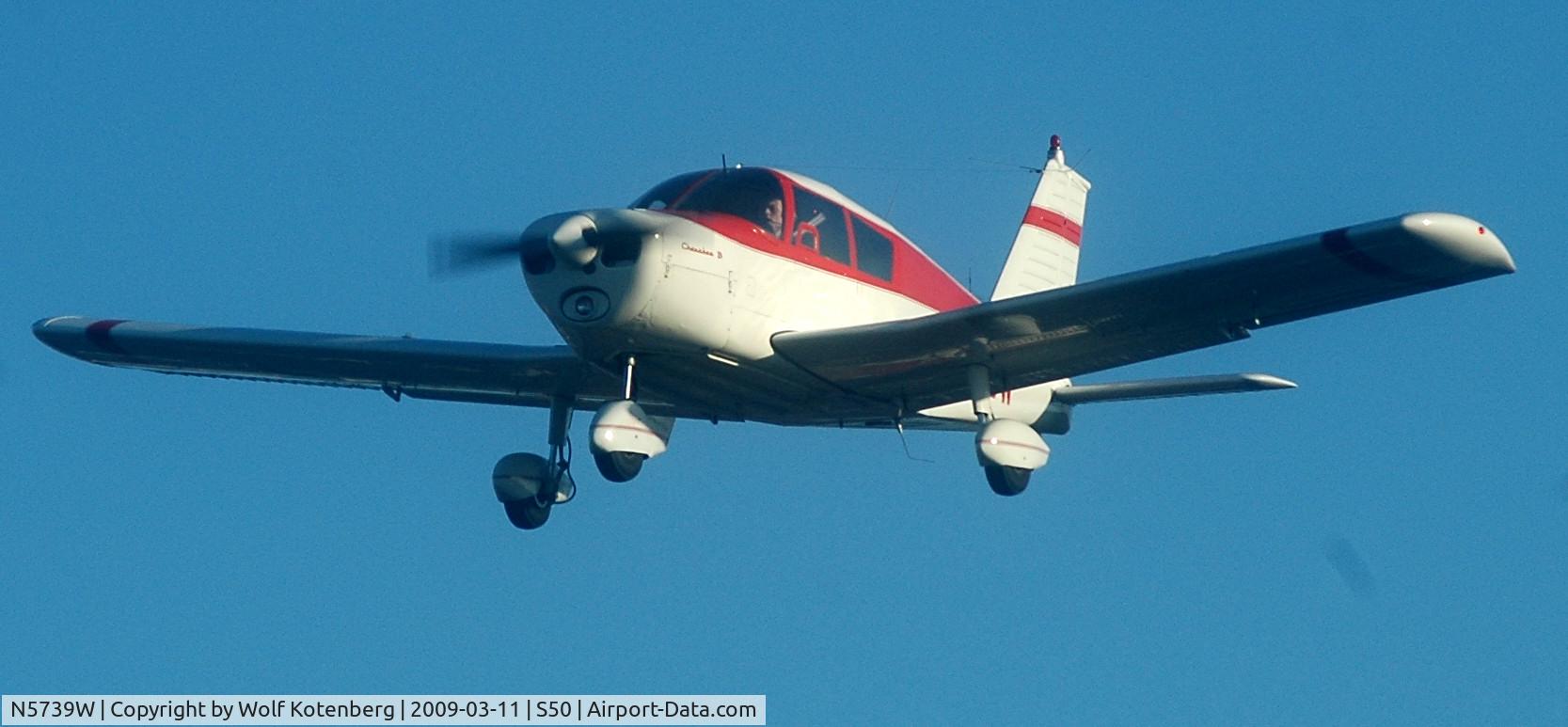 N5739W, 1963 Piper PA-28-160 Cherokee C/N 28-1425, on final