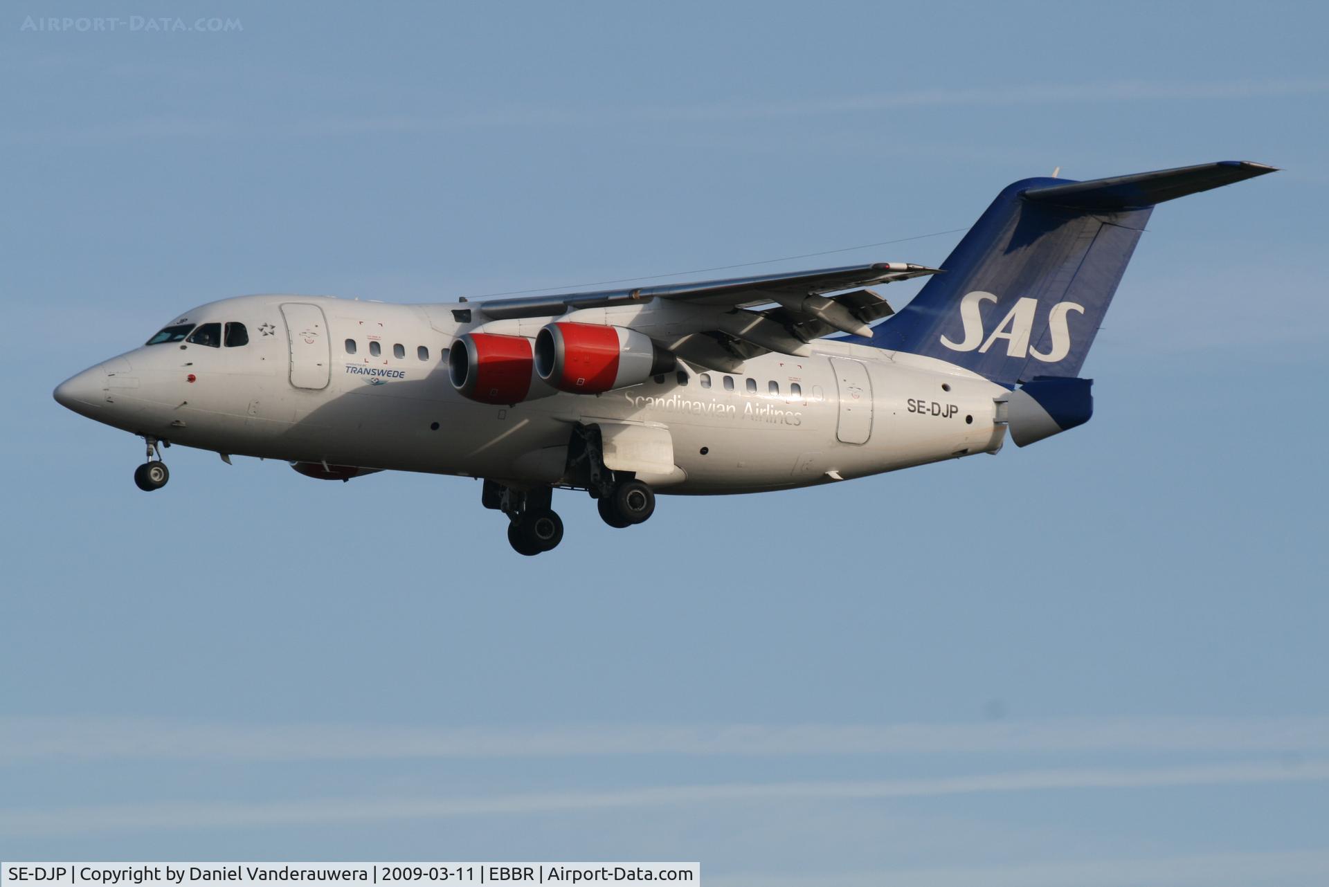 SE-DJP, 1994 British Aerospace Avro 146-RJ70 C/N E1254, arrival of flight SK4743 to rwy 25L