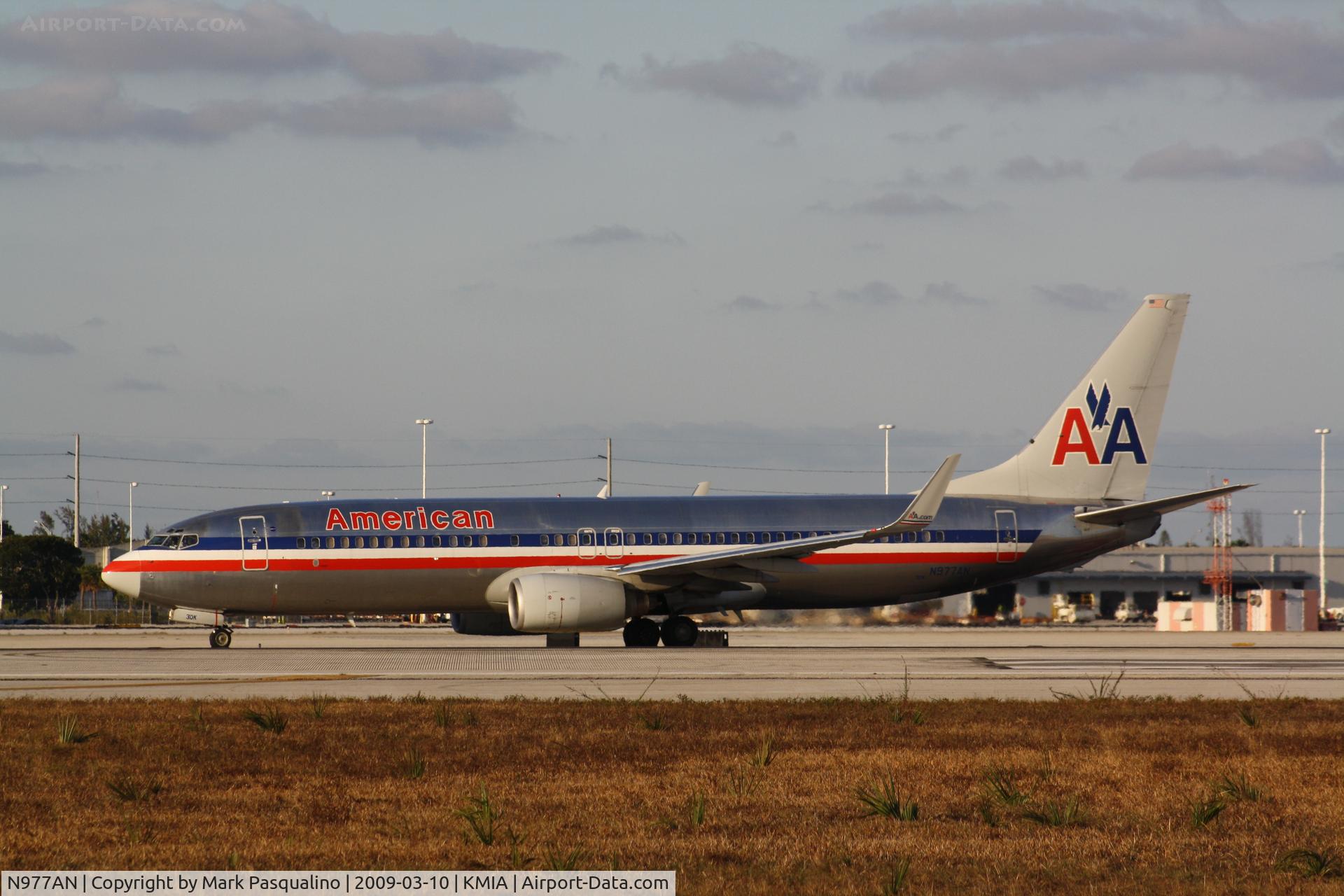 N977AN, 2001 Boeing 737-823 C/N 29550, Boeing 737-800