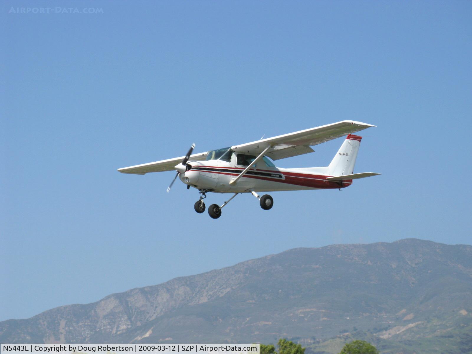 N5443L, 1980 Cessna 152 C/N 15284315, 1980 Cessna 152, Lycoming O-236-L2C 110 Hp, on final Rwy 22
