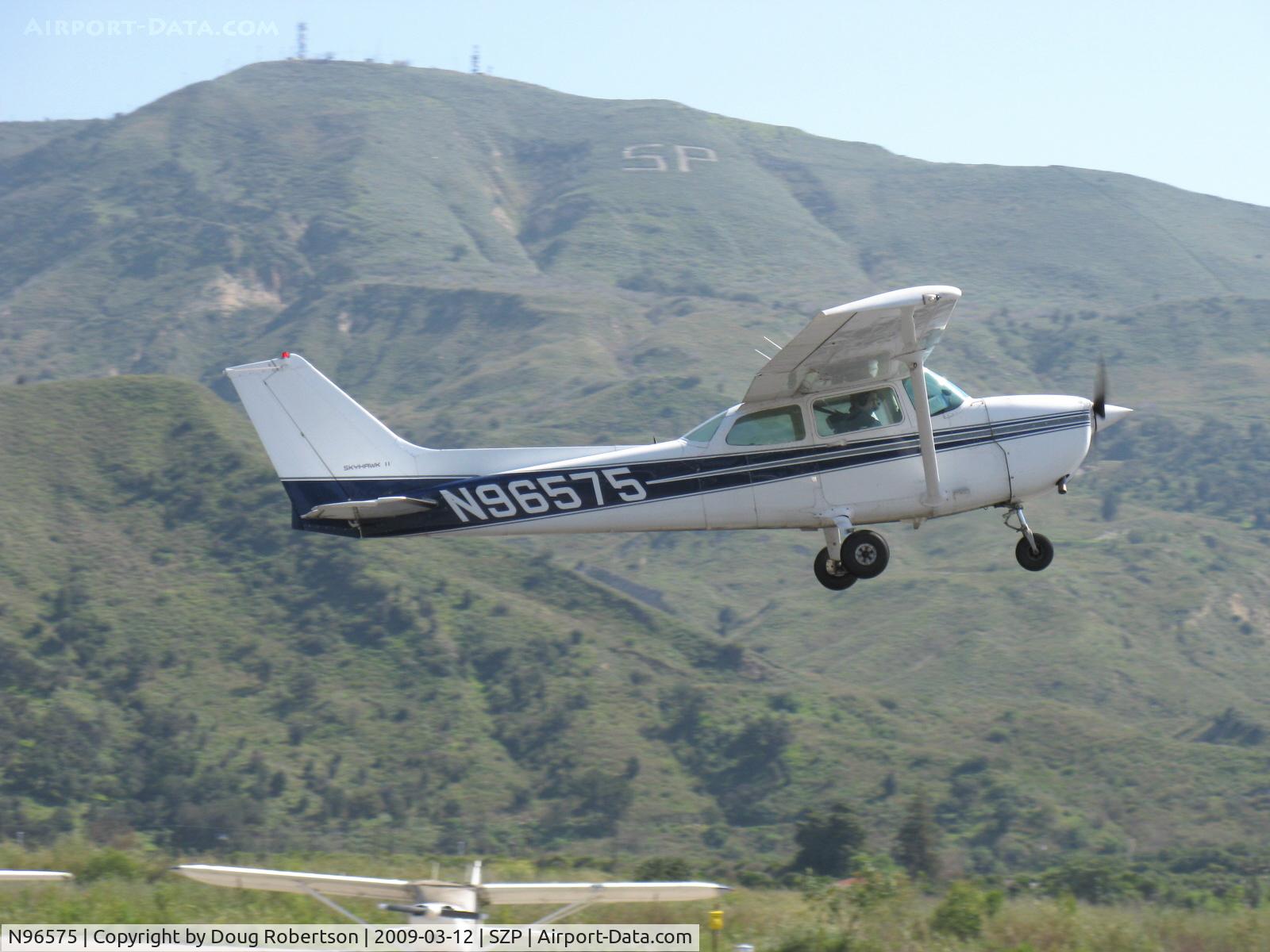 N96575, 1984 Cessna 172P C/N 17276089, 1984 Cessna 172P SKYHAWK II, Lycoming O-320-D2J 160 Hp, takeoff climb Rwy 22