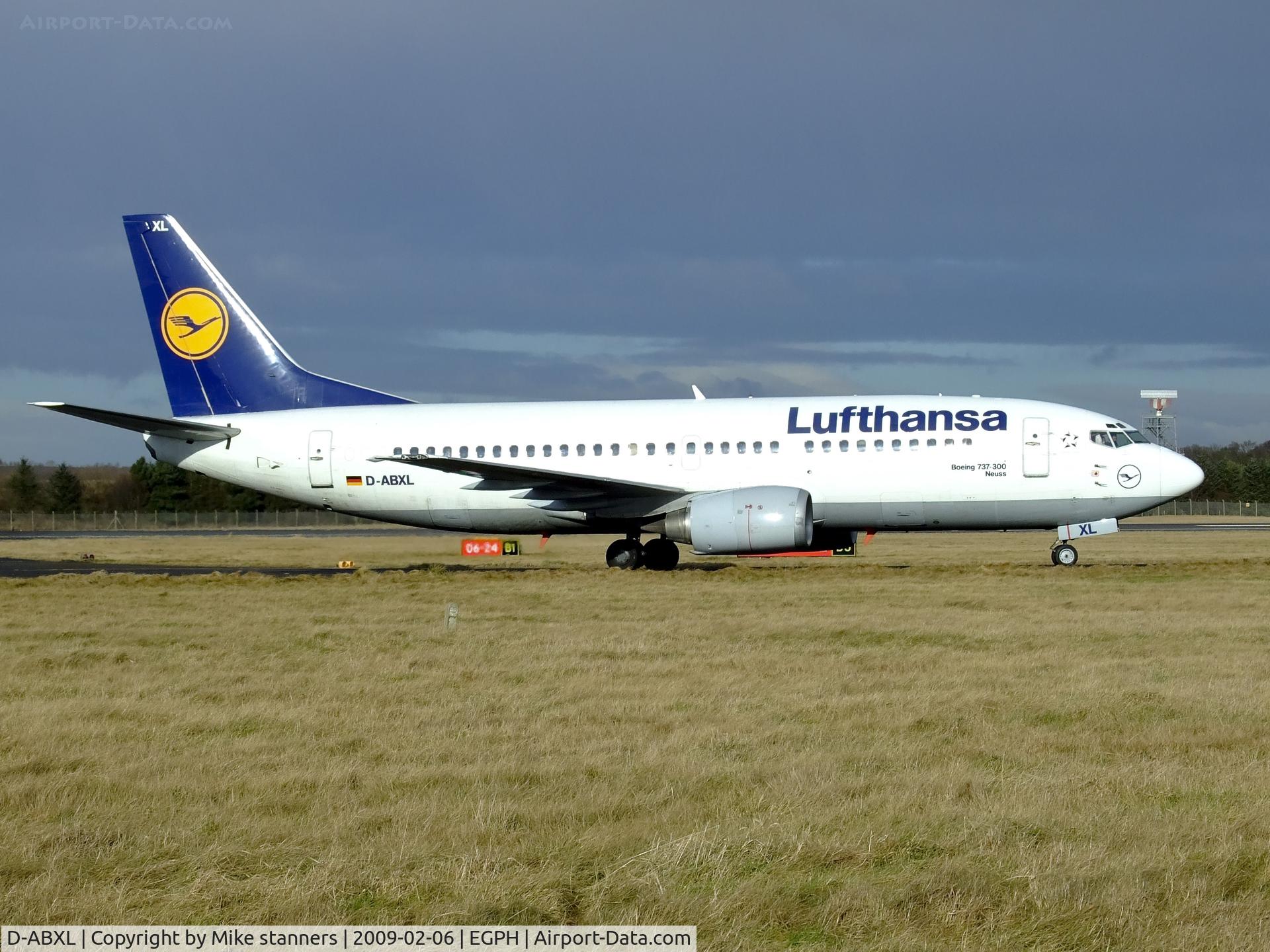 D-ABXL, 1986 Boeing 737-330 C/N 23531, Lufthansa flight arriving at EDI from Frankfurt