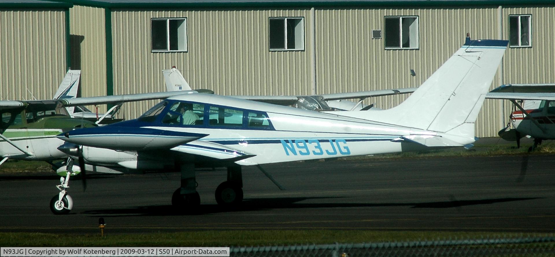 N93JG, 1965 Cessna 310J C/N 310J0063, taxying