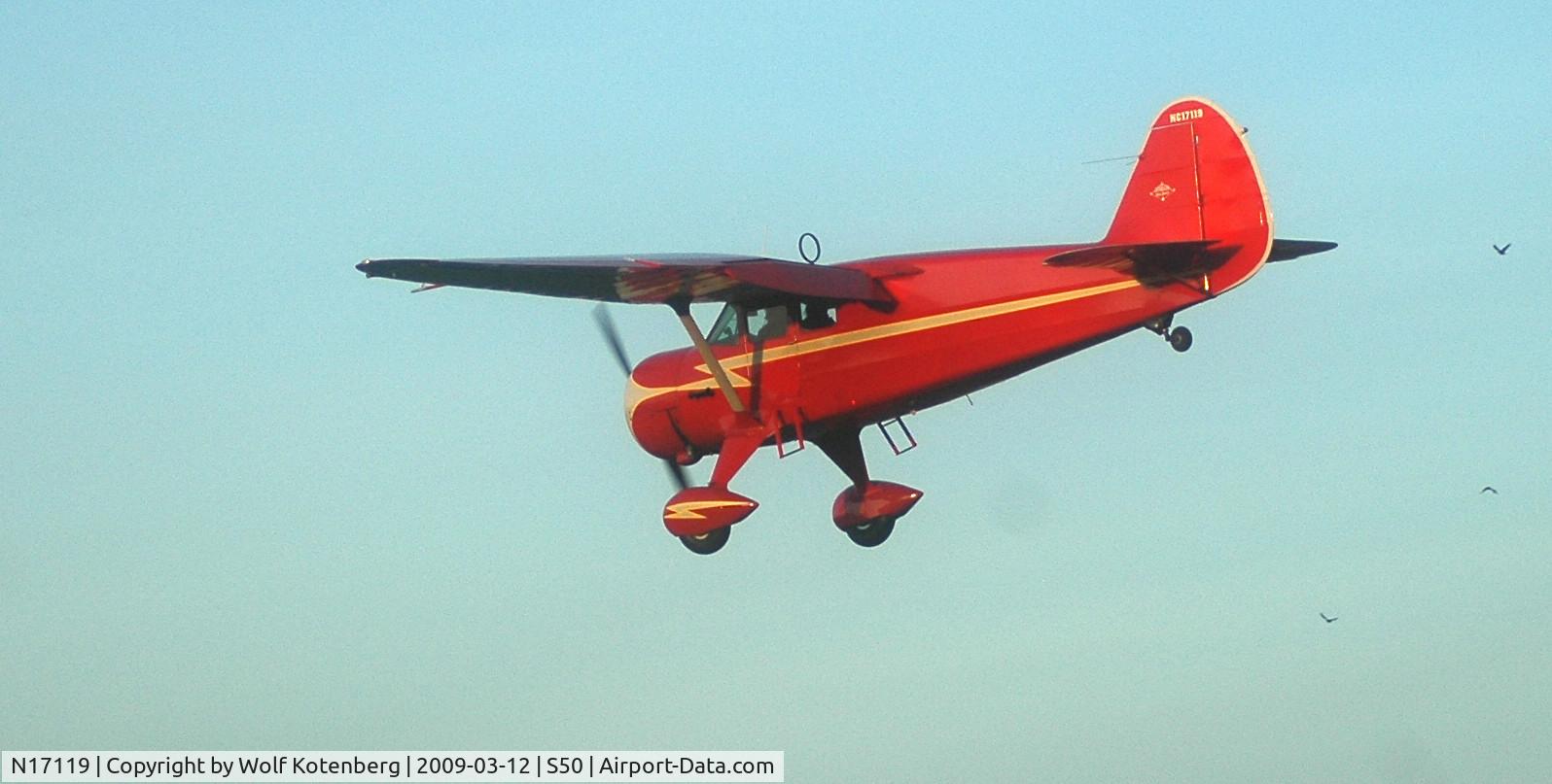 N17119, Stinson SR-8B Reliant C/N 9819, seconds from touchdown