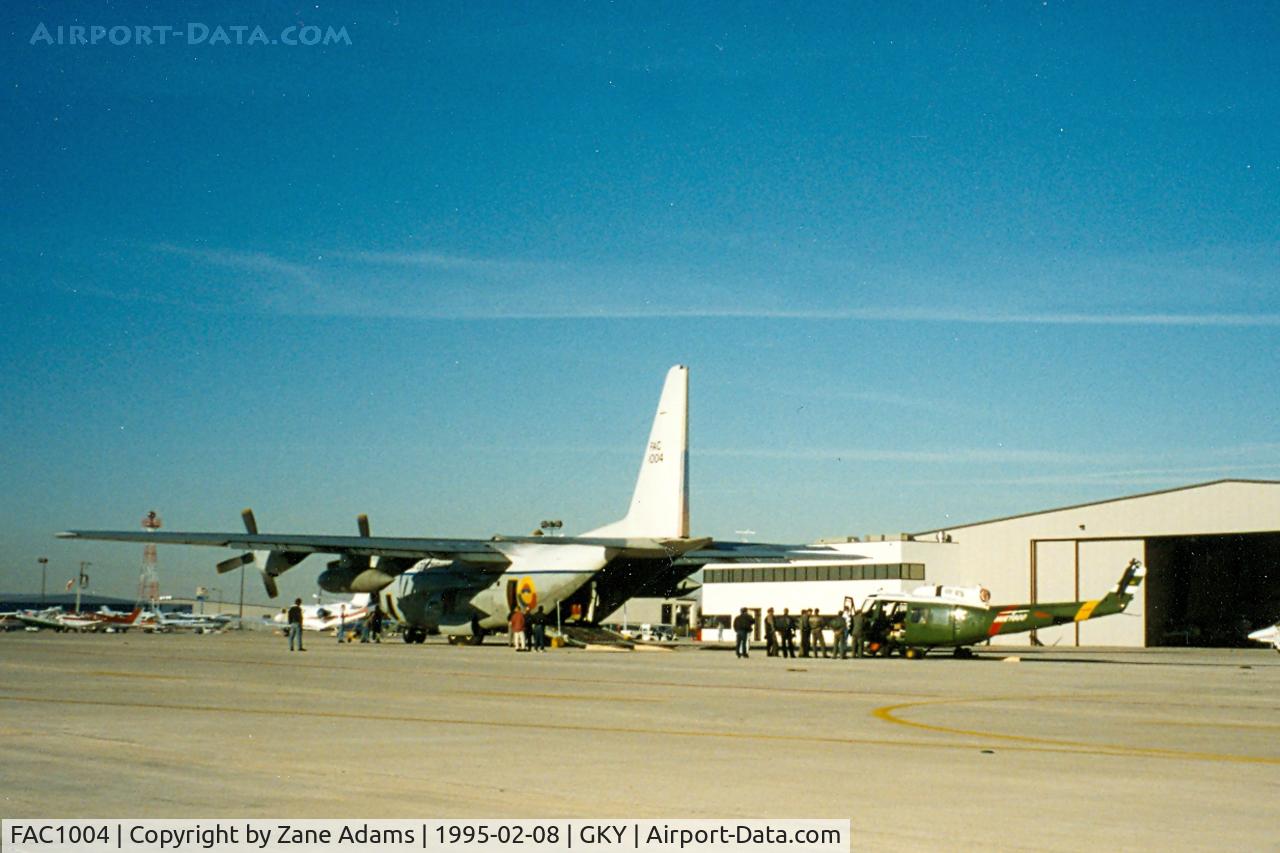 FAC1004, 1981 Lockheed C-130H Hercules C/N 382-4964, Colombian Air Force C-130 at Arlington - picking up N667GH - Huey 800 prototype