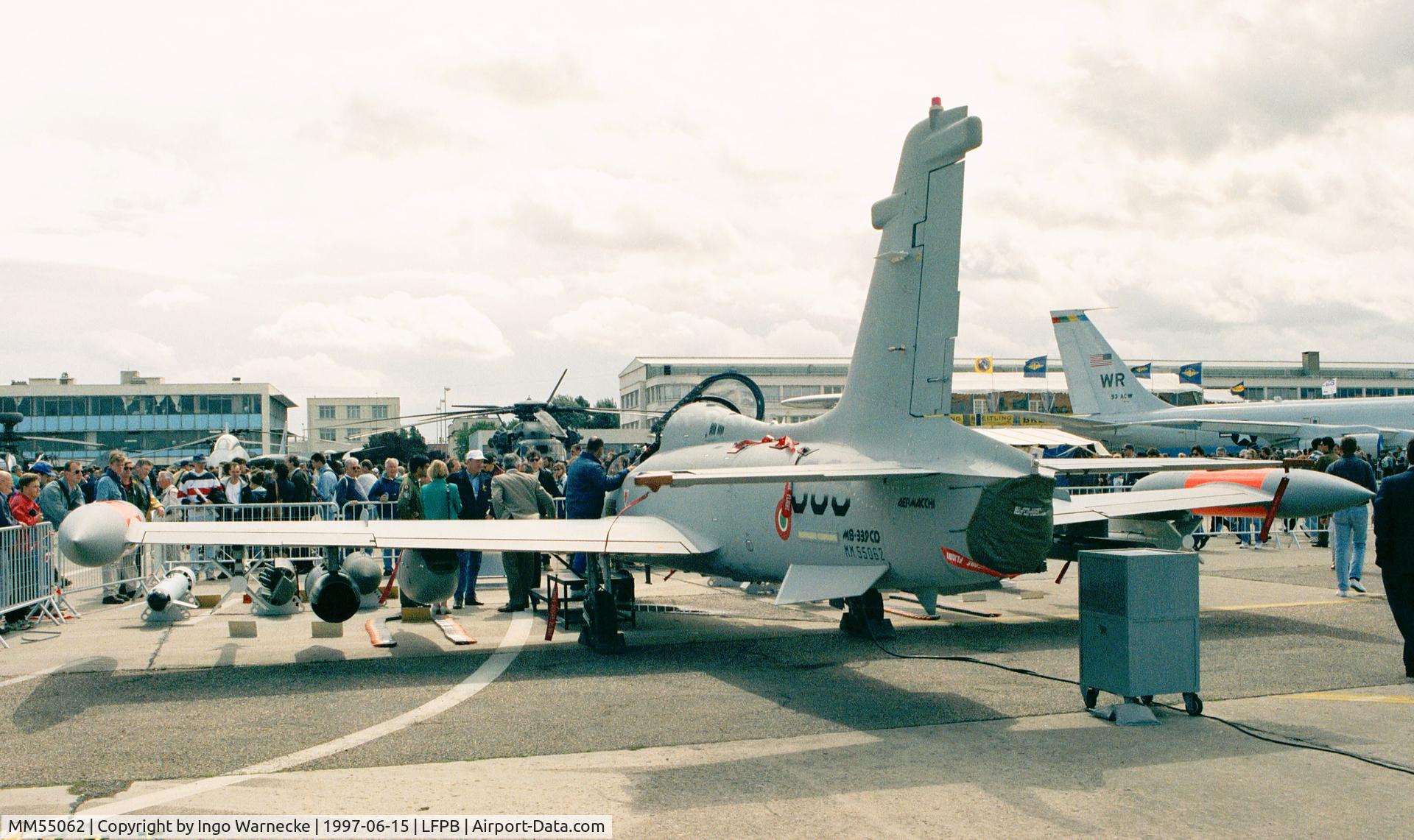 MM55062, Aermacchi MB-339CD C/N 6859/192/CD001, Aermacchi MB.339CD of the Aeronautica Militare Italiana AMI (Italian Air Force) at the Aerosalon Paris 1997