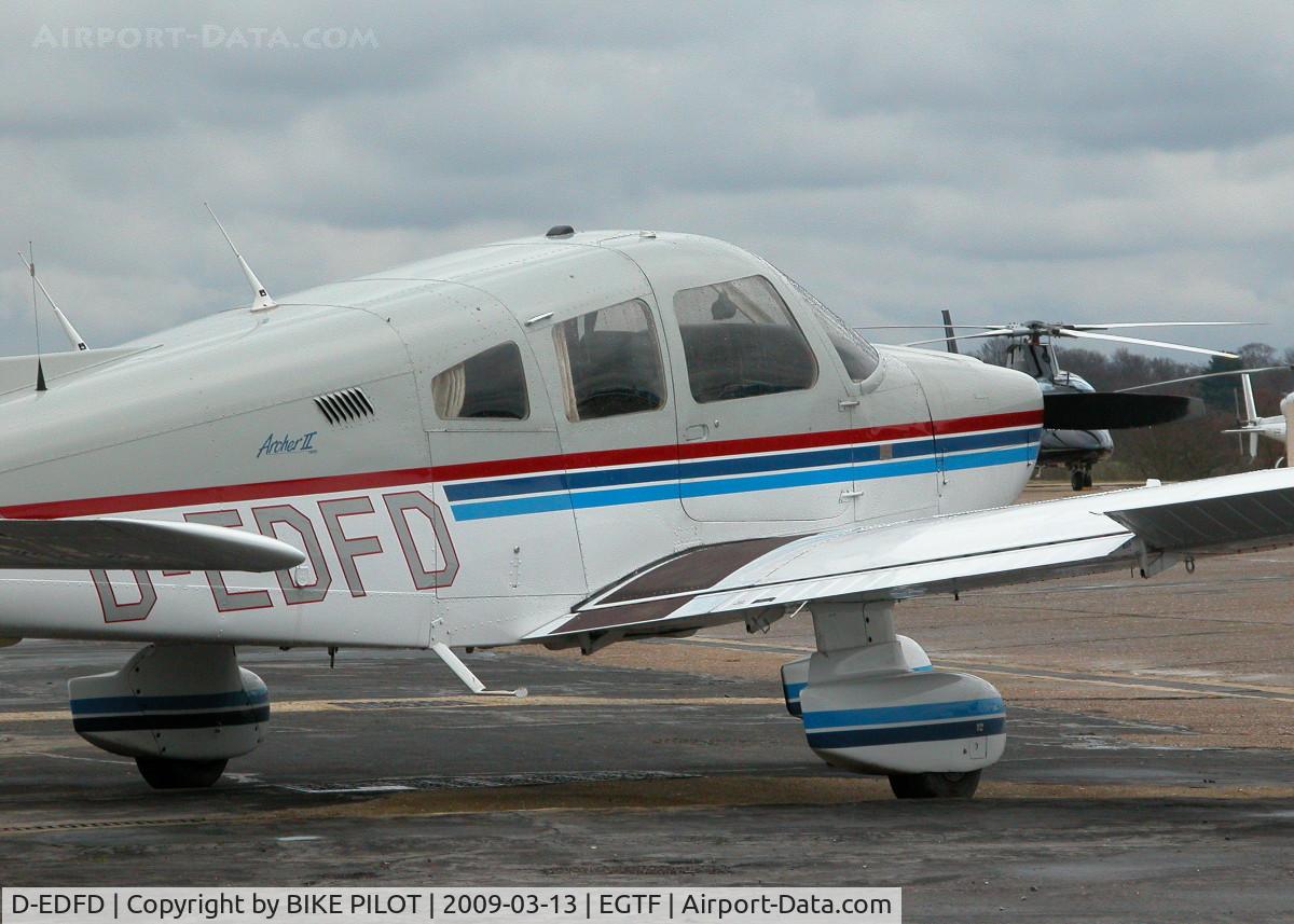 D-EDFD, 1989 Piper PA-28-181 Cherokee Archer II C/N 2890145, SITTING NEXT TO THE CAFE