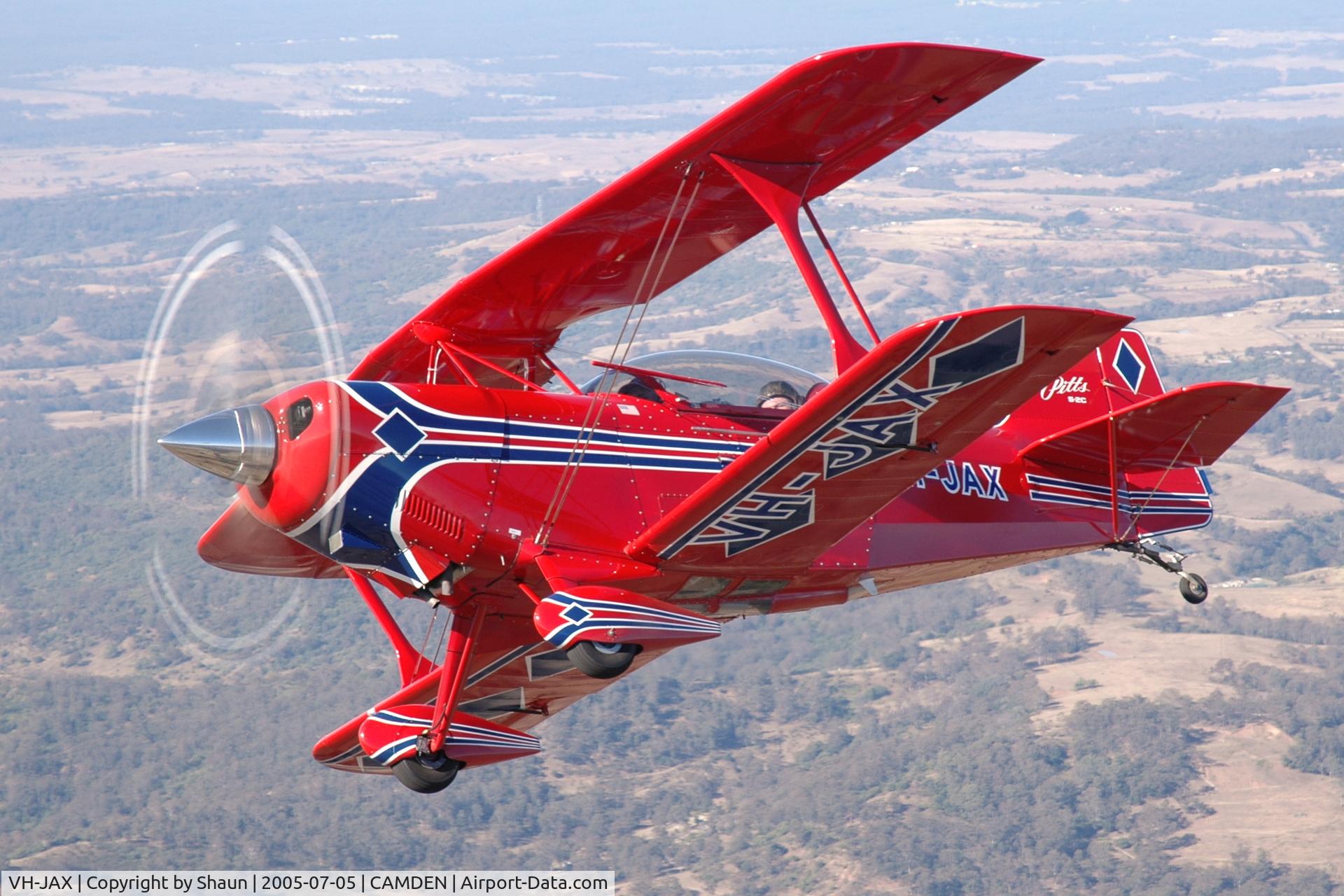VH-JAX, 2000 Aviat Pitts S-2C Special C/N 6039, Pitts in peel-away - July 2005
