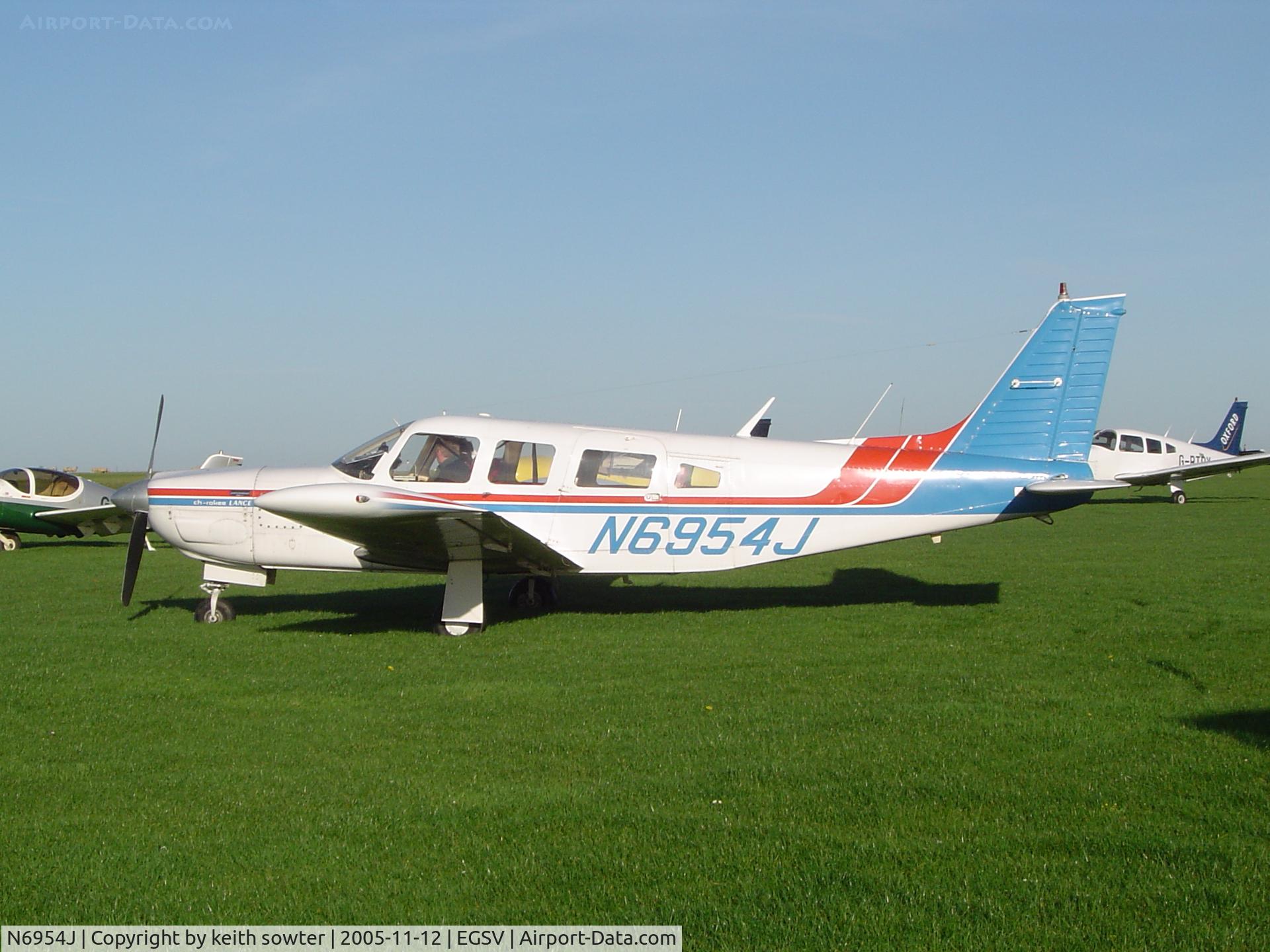 N6954J, 1976 Piper PA-32R-300 Cherokee Lance C/N 32R-7680394, Visitor