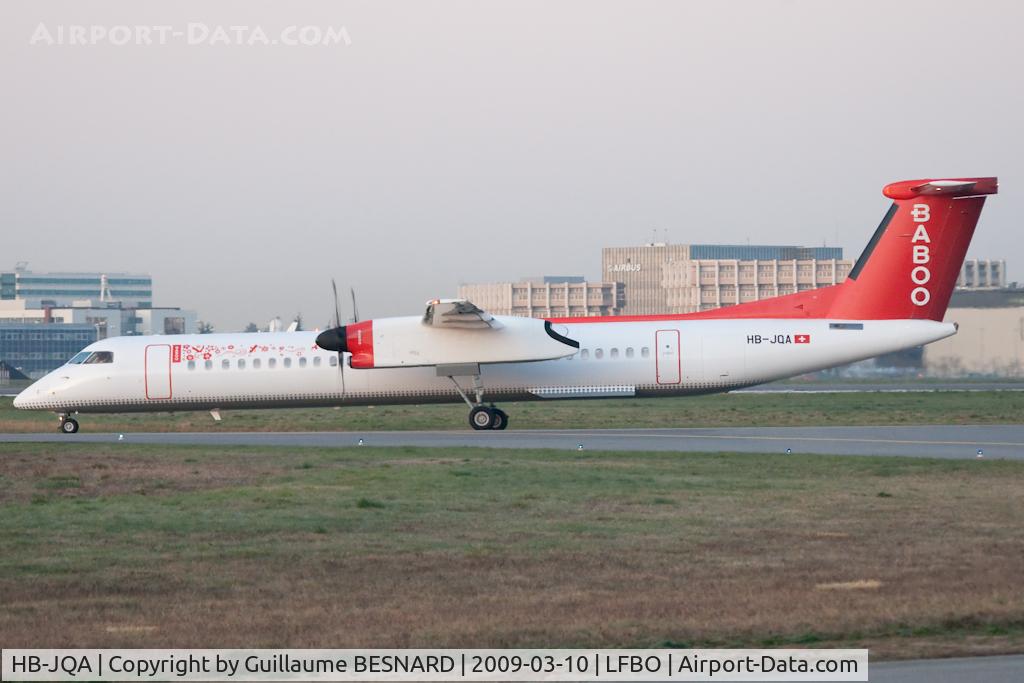 HB-JQA, 2000 De Havilland Canada DHC-8-402Q Dash 8 C/N 4017, Preparing for take-off 32R.