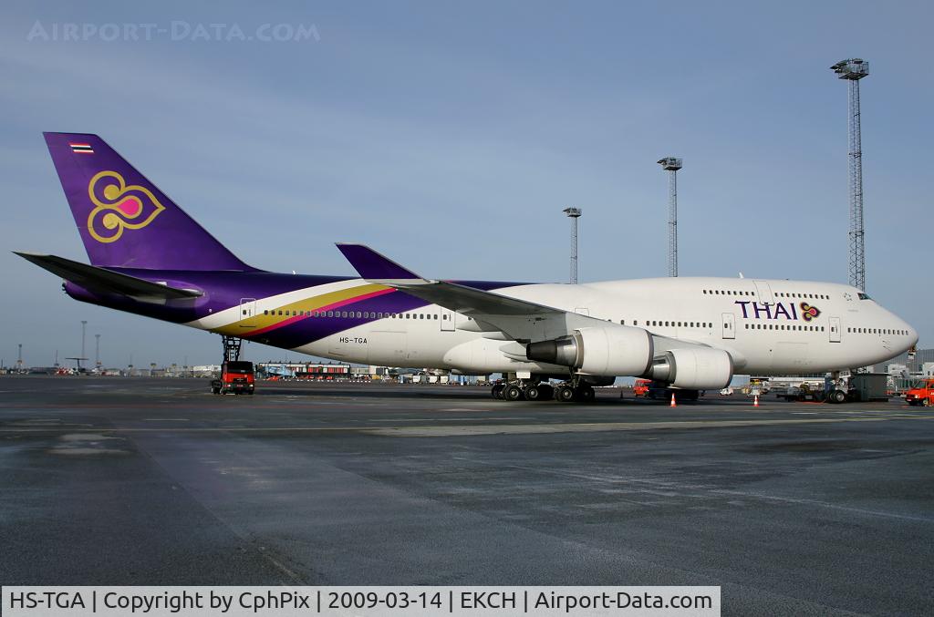 HS-TGA, 2001 Boeing 747-4D7 C/N 32369, 747