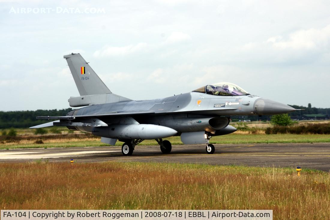 FA-104, 1987 SABCA F-16AM Fighting Falcon C/N 6H-104, FA-104 F-16AM.Belgian Air Force.Taxiing in.