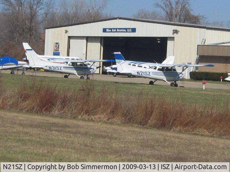 N21SZ, 1998 Cessna 172R C/N 17280653, Tied down next to N31SZ at Cincinnati Blue Ash (ISZ).
