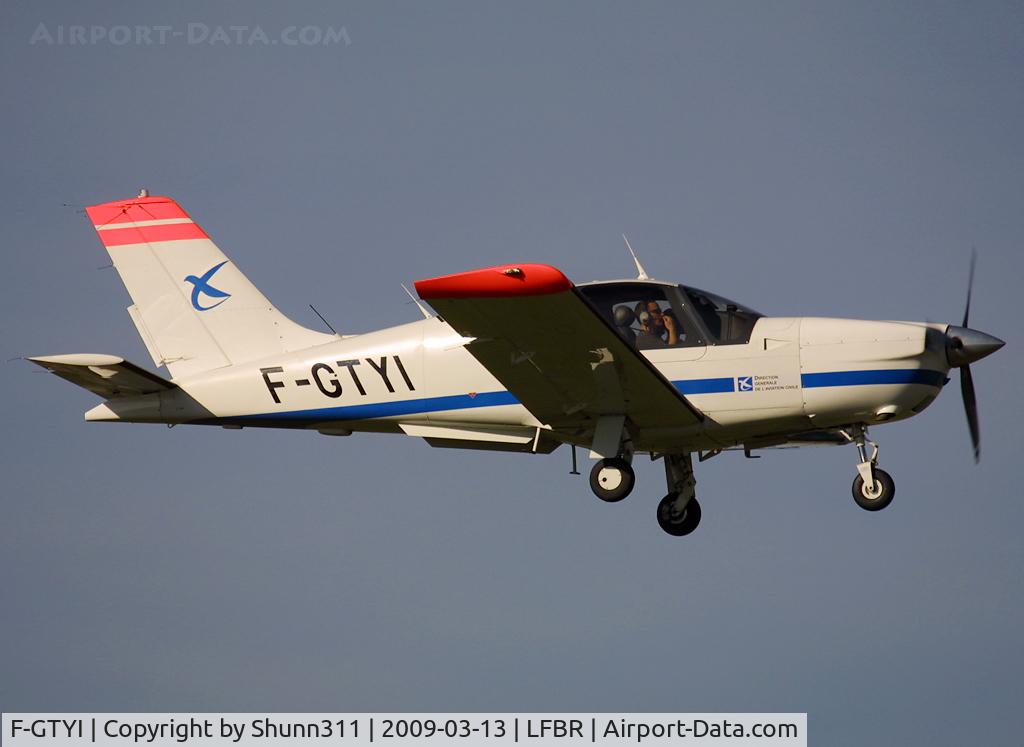 F-GTYI, Socata TB-20 C/N 2185, Landing rwy 12