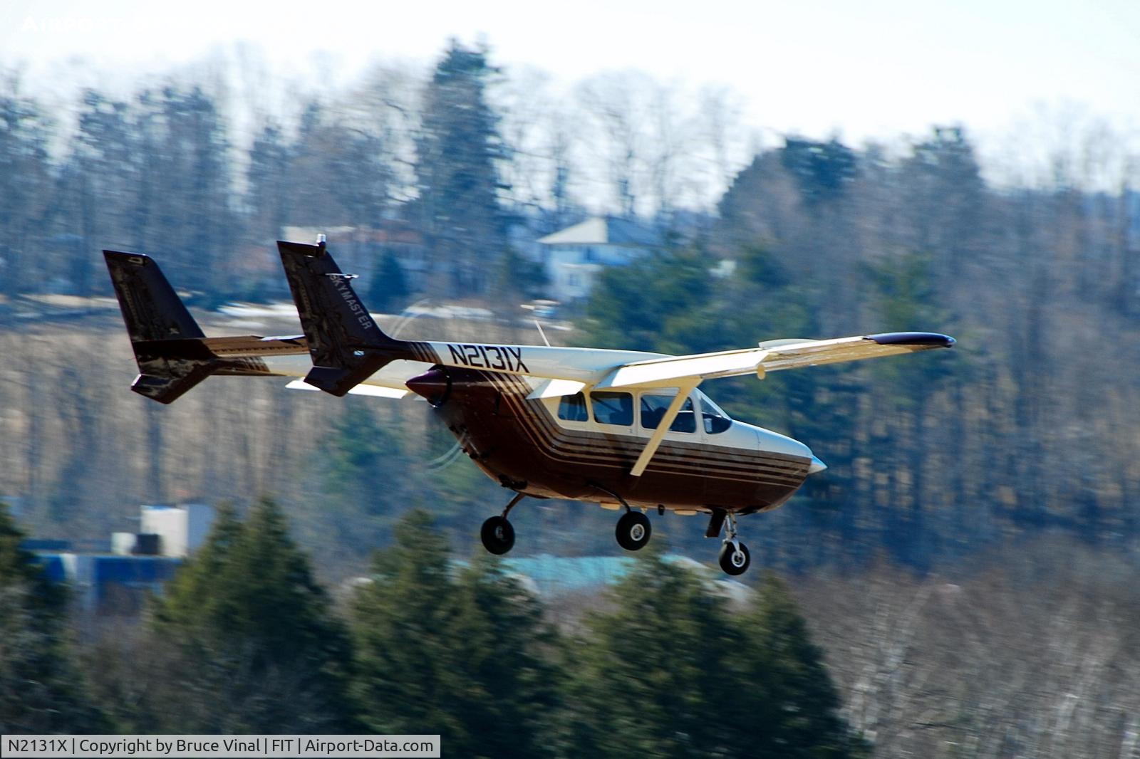 N2131X, 1965 Cessna 337 Super Skymaster C/N 337-0031, On Final to Three Two