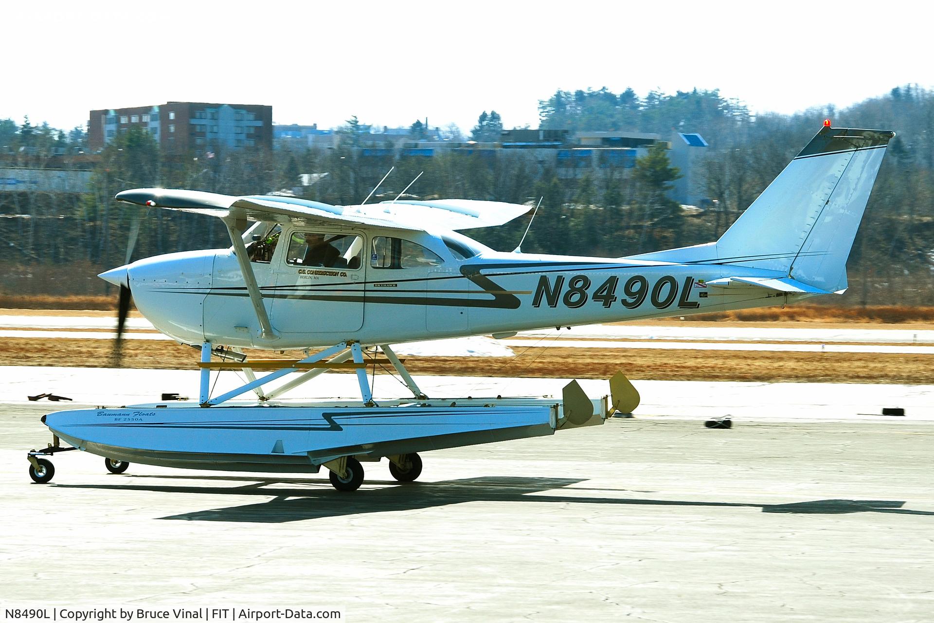 N8490L, 1968 Cessna 172I C/N 17256690, Float Plane heads for Three Two
