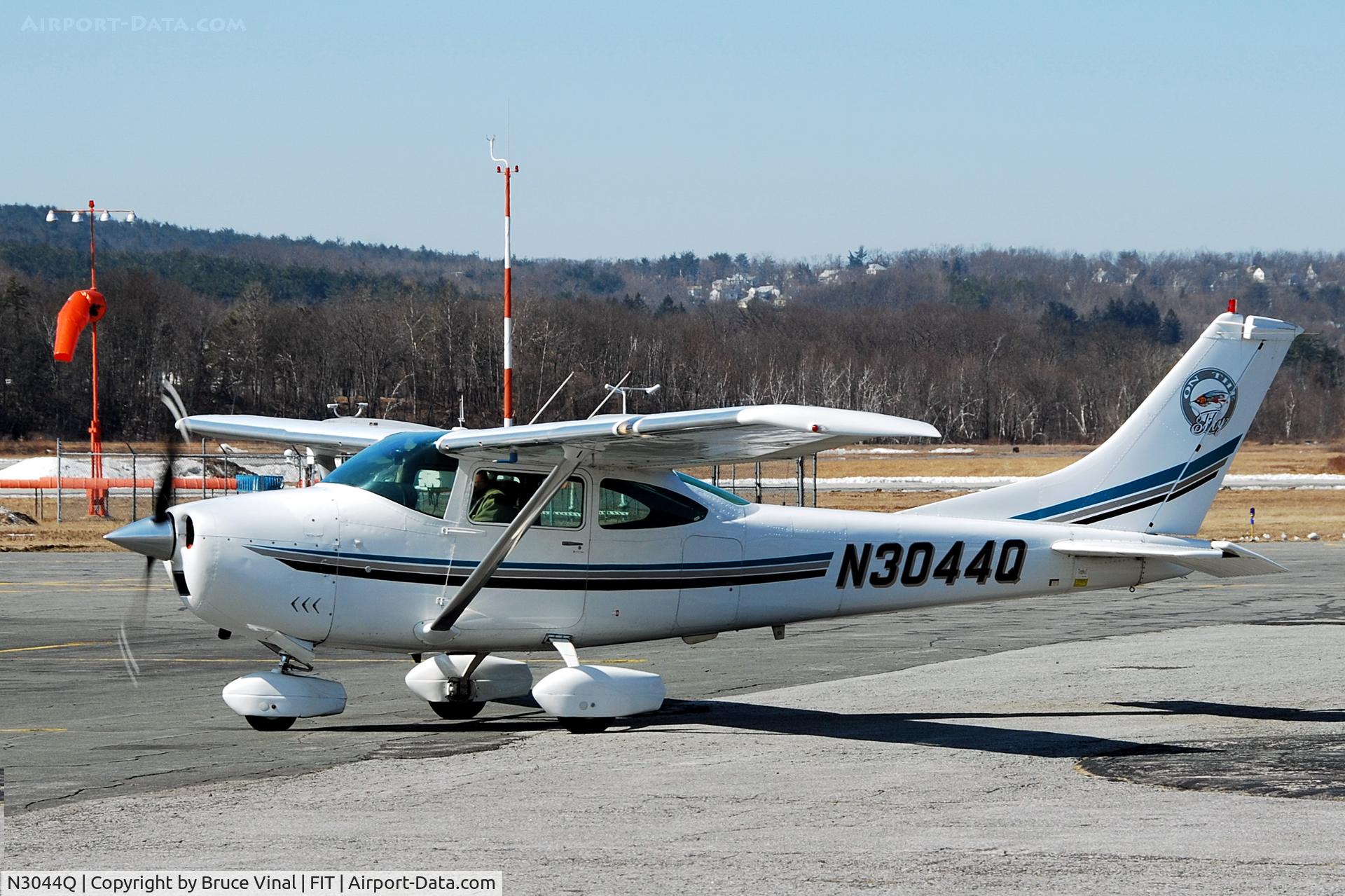 N3044Q, 1967 Cessna 182K Skylane C/N 18258044, This 182 Stops to Pick Up a Passenger