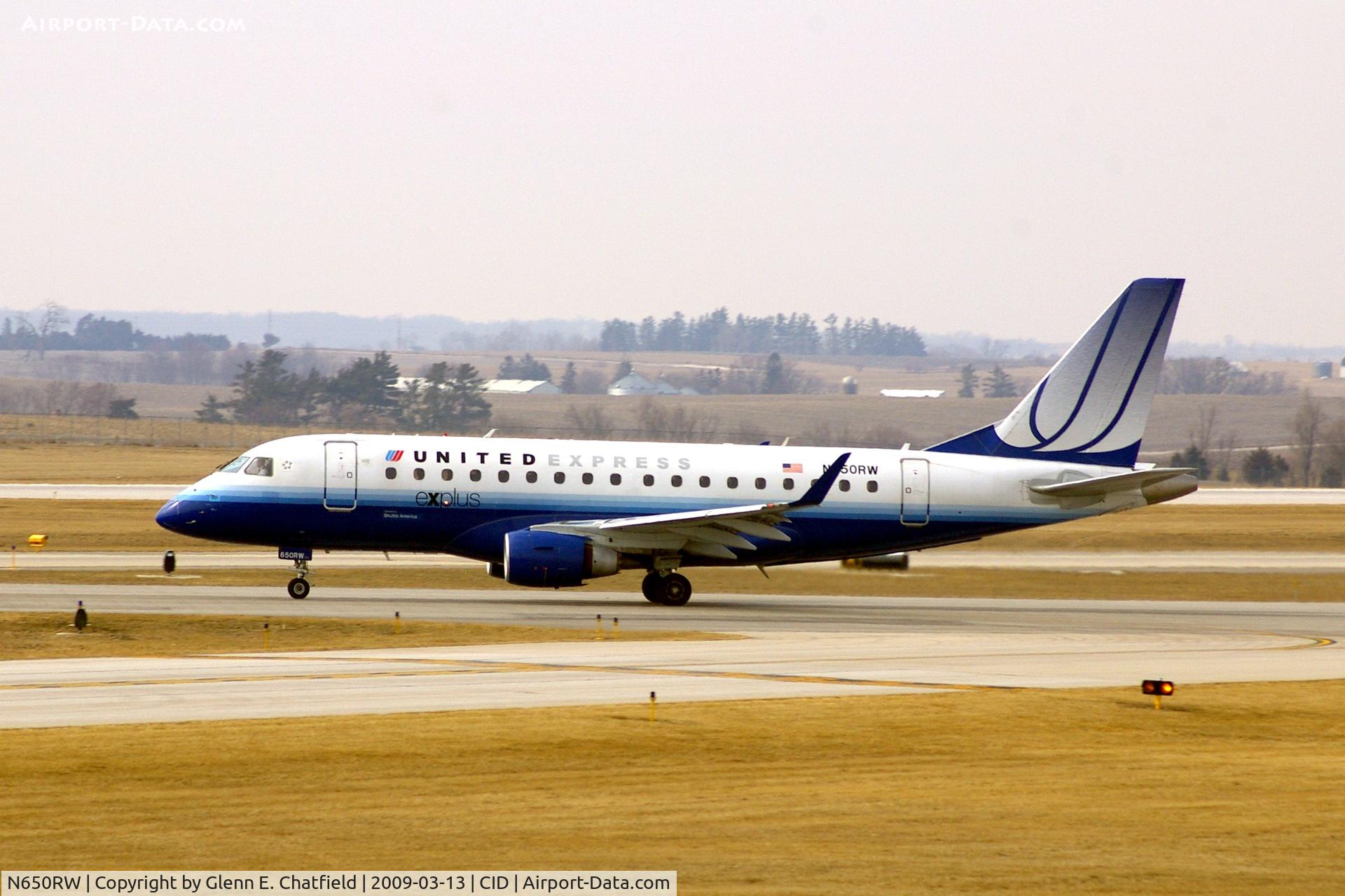 N650RW, 2005 Embraer 170SE (ERJ-170-100SE) C/N 17000071, On takeoff roll, runway 13