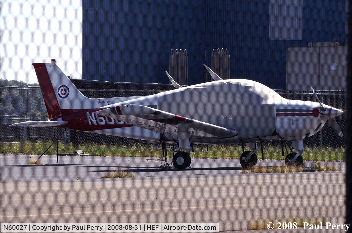 N60027, 1979 Beech C23 Sundowner 180 C/N M-2114, Taking it easy on the ramp