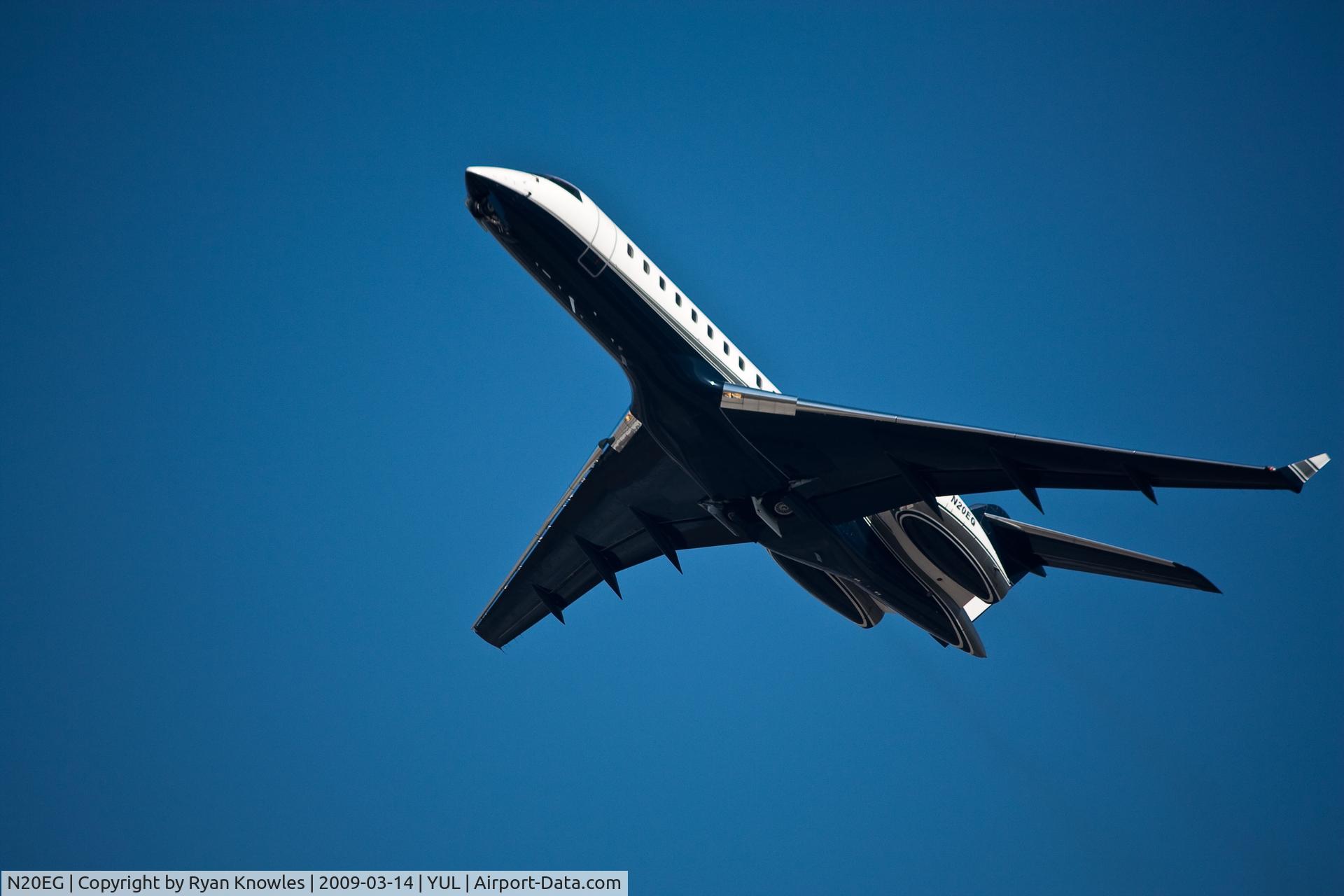 N20EG, 1999 Bombardier BD-700-1A10 Global Express C/N 9038, Taking off at Trudeau Aiport, Montreal, QC