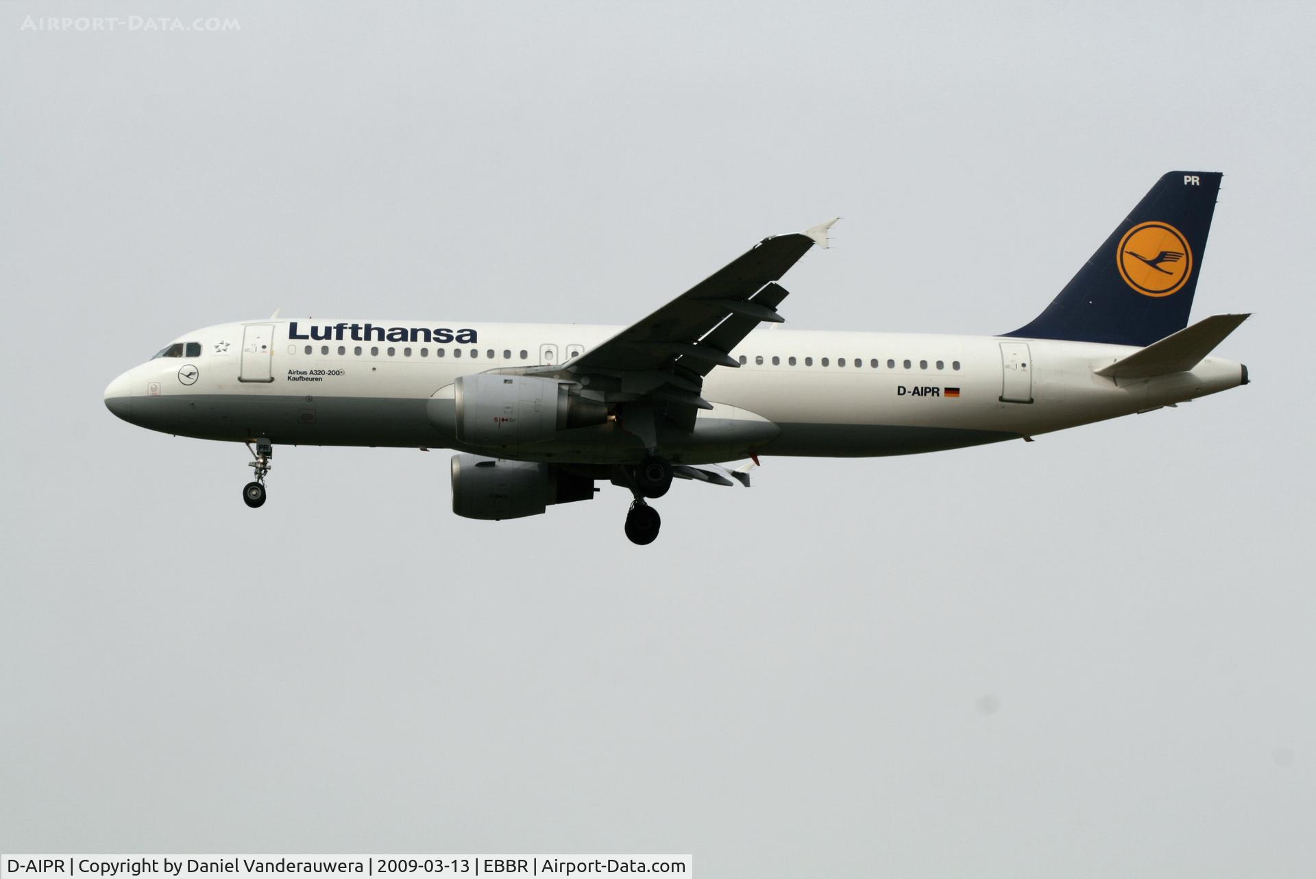 D-AIPR, 1990 Airbus A320-211 C/N 111, arrival of flight LH4576 to rwy 25L